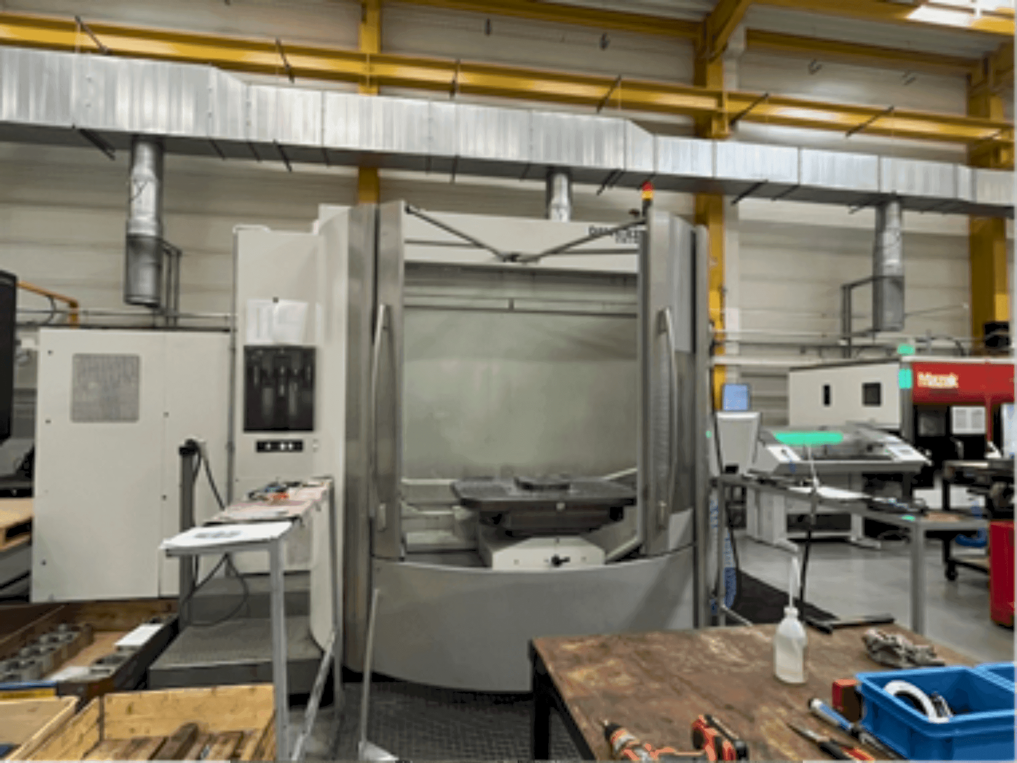 Makine DMG GILDEMEISTER DMC 125U - Önden görünüm