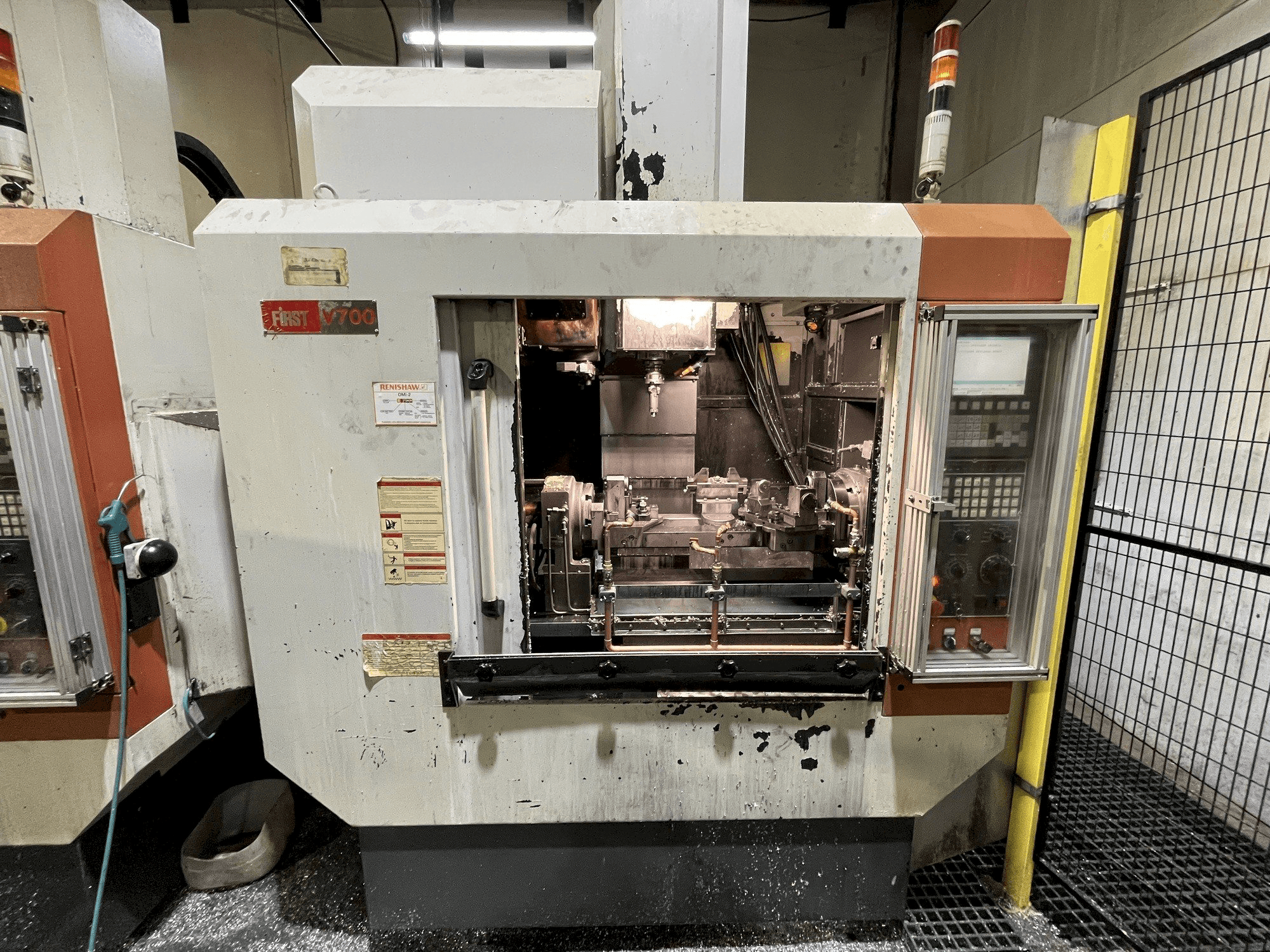 Makine FIRST V700 - Önden görünüm