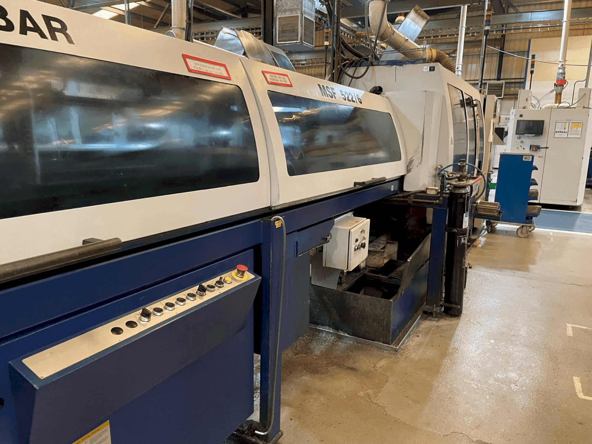 Makine Tornos-Bechler MultiDeco 26-6 (2000) - Önden görünüm