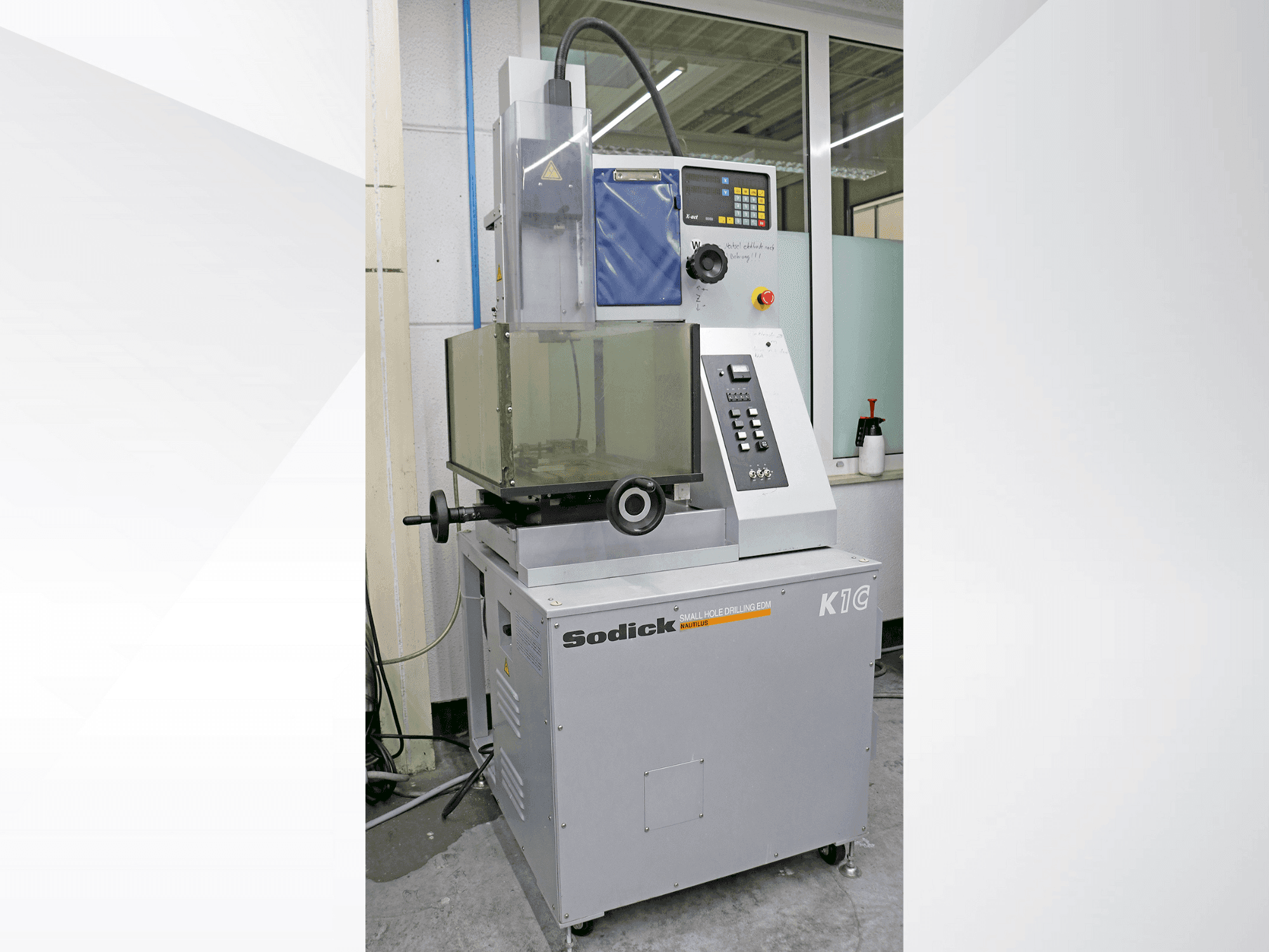 Makine Sodick KIC - Önden görünüm