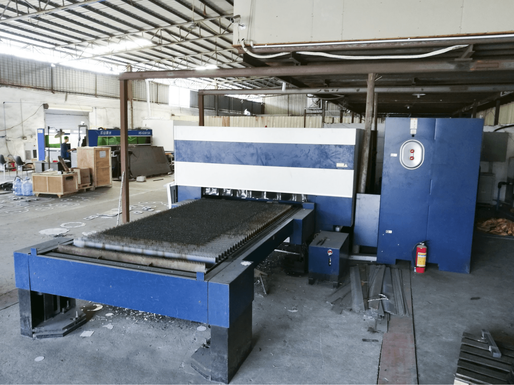 Makine 1 Trumpf - Sağdan görünüm TruLaser 3030