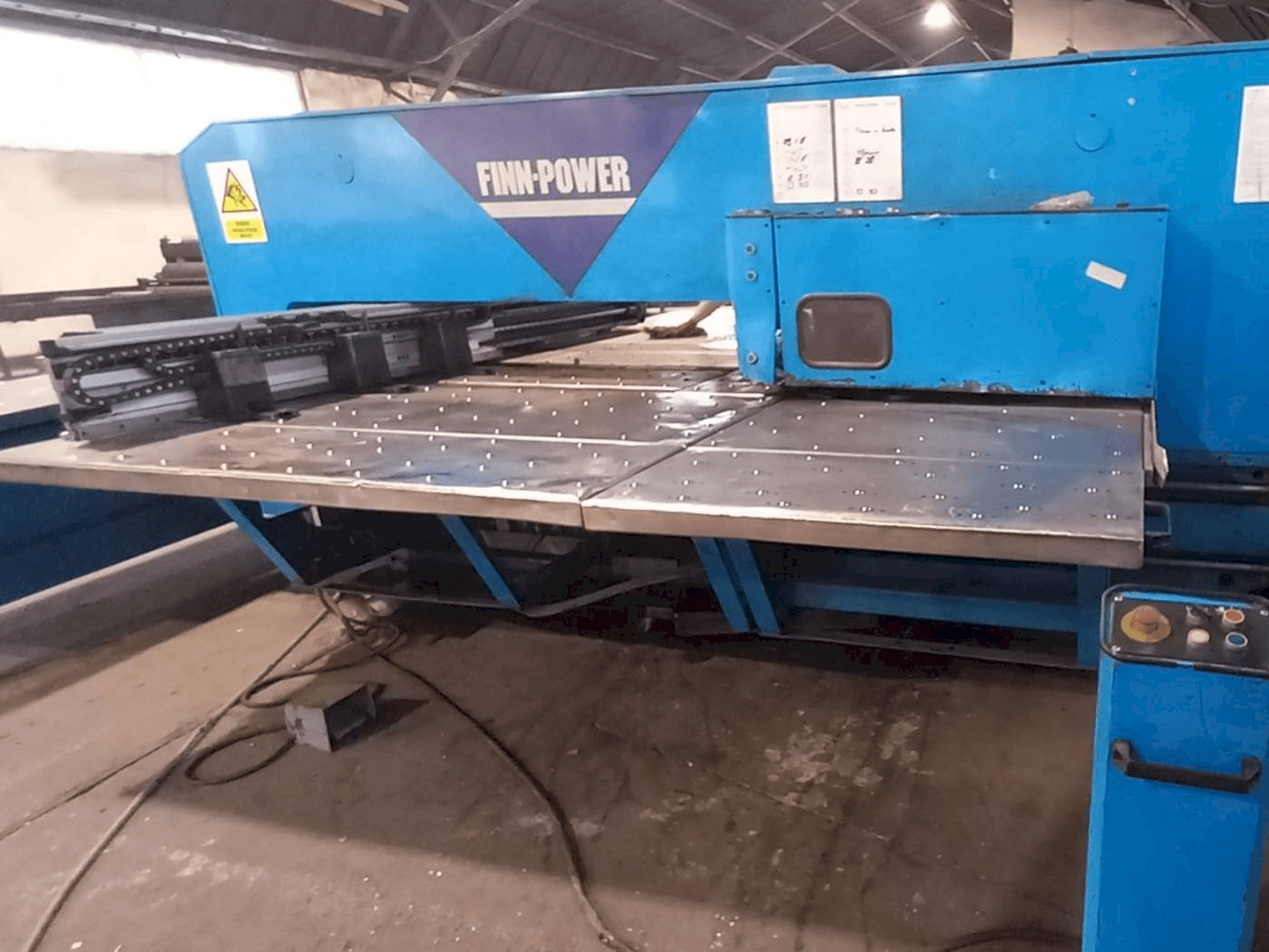 Makine Finn-Power TP2515I/21/AM - Önden görünüm