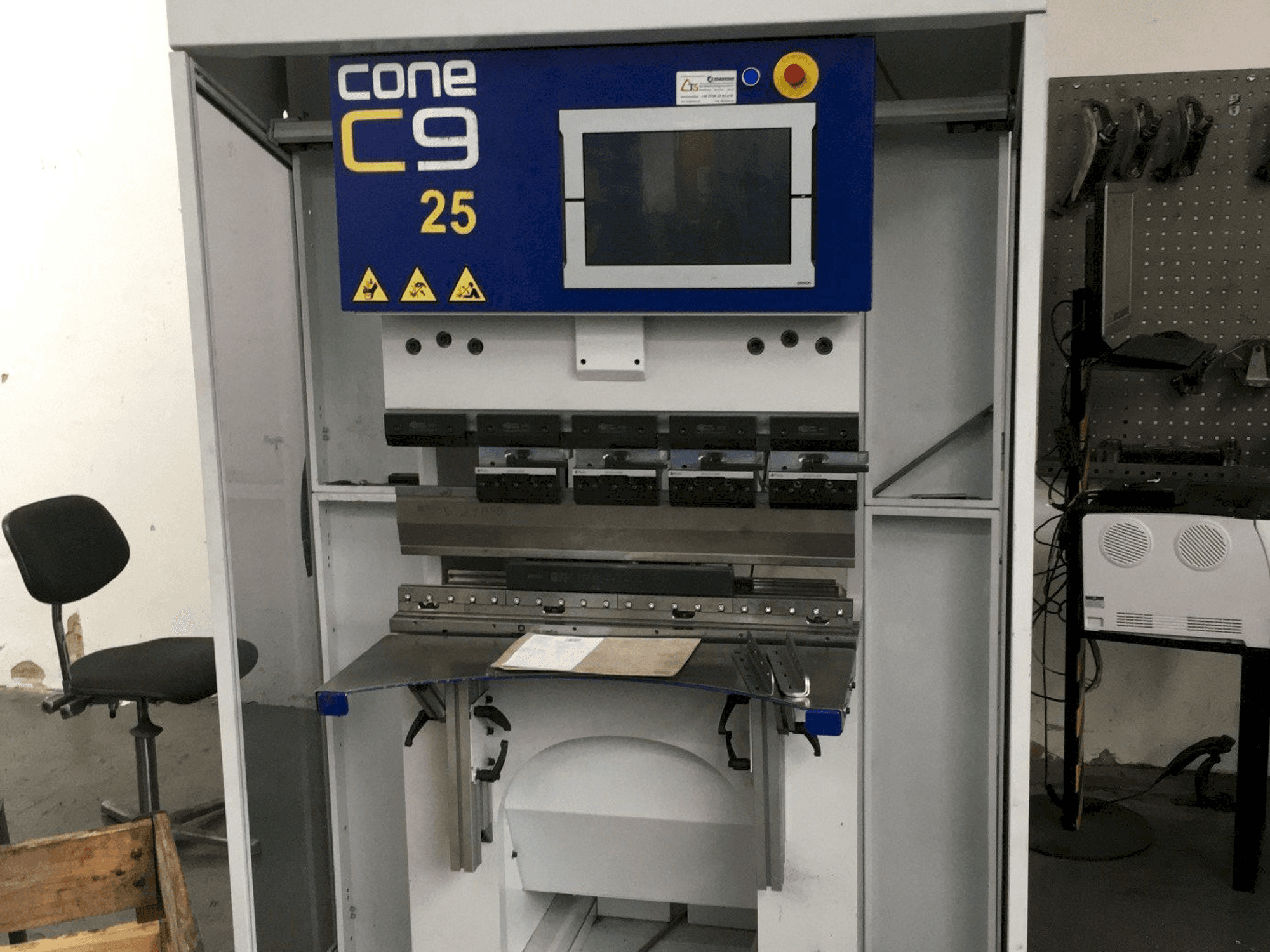 Makine COASTONE Cone C9 - Önden görünüm