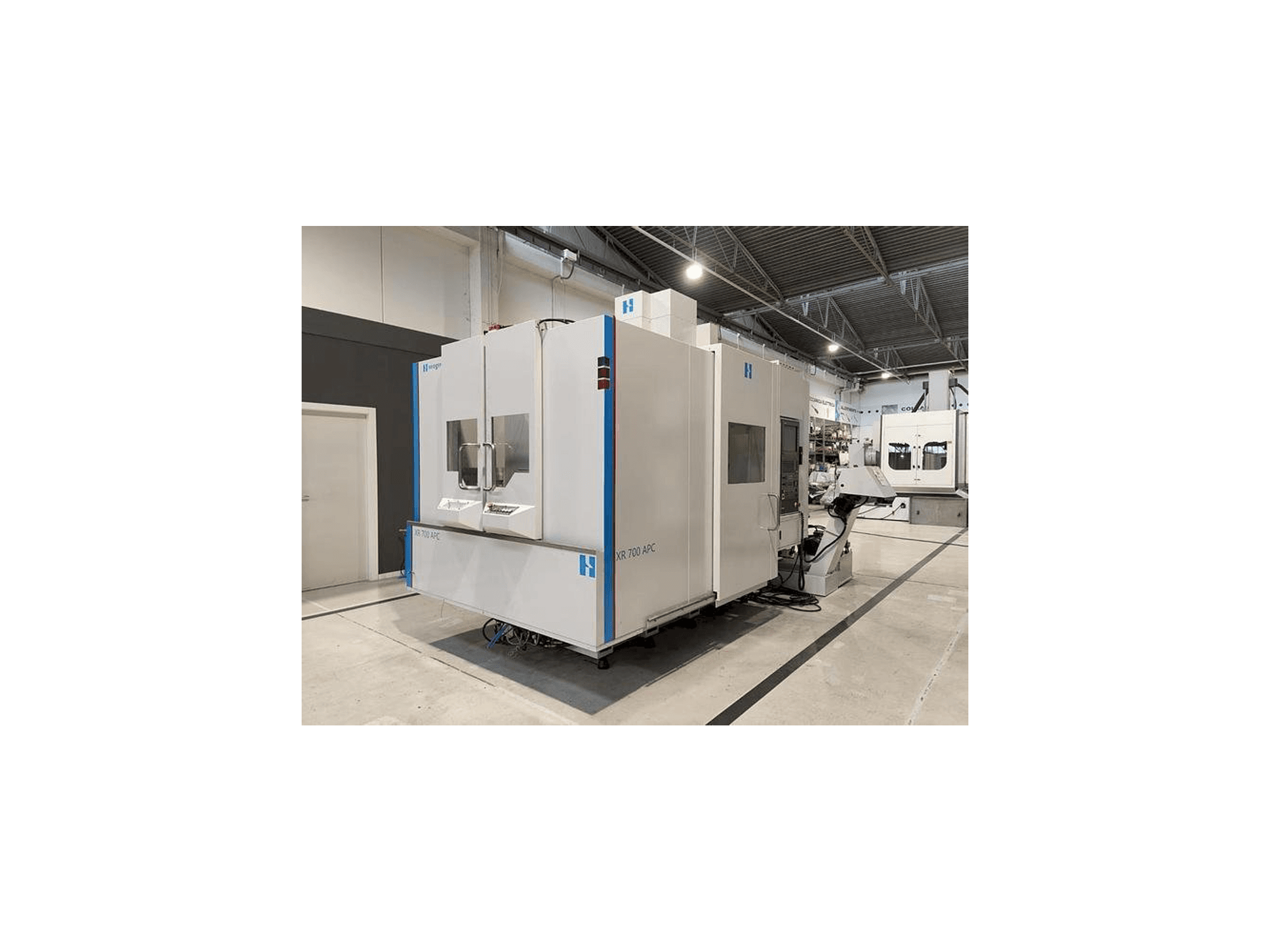 Makine Bridgeport XR-700 APC - Önden görünüm