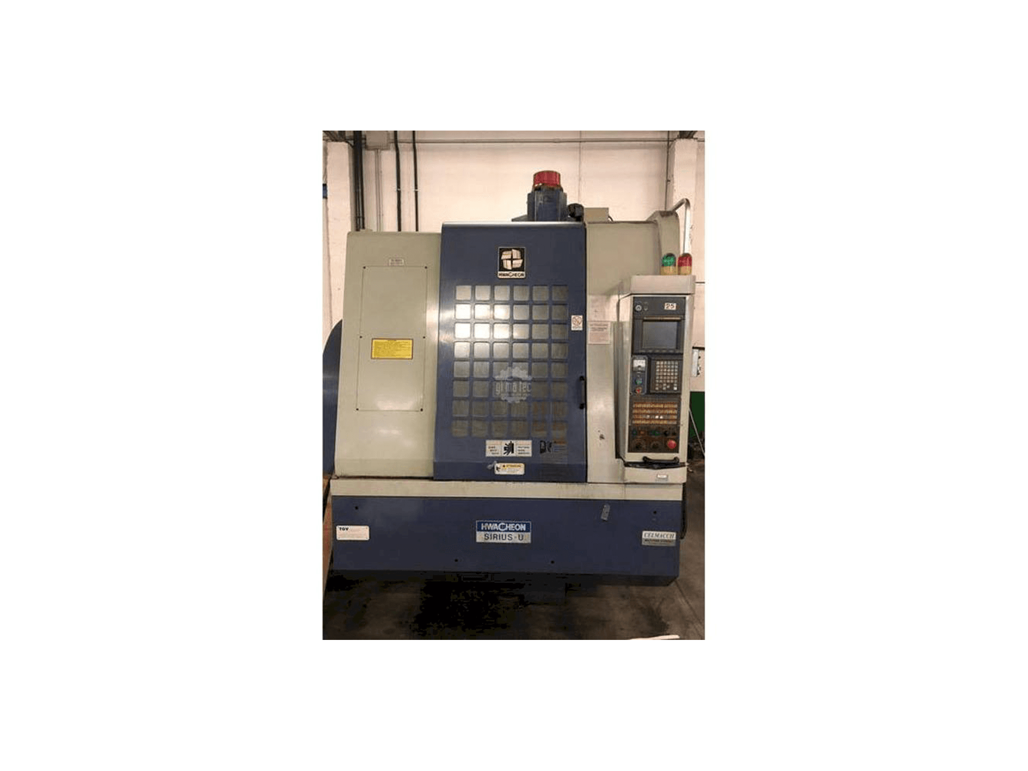 Makine HWACHEON SIRIUS U - Önden görünüm