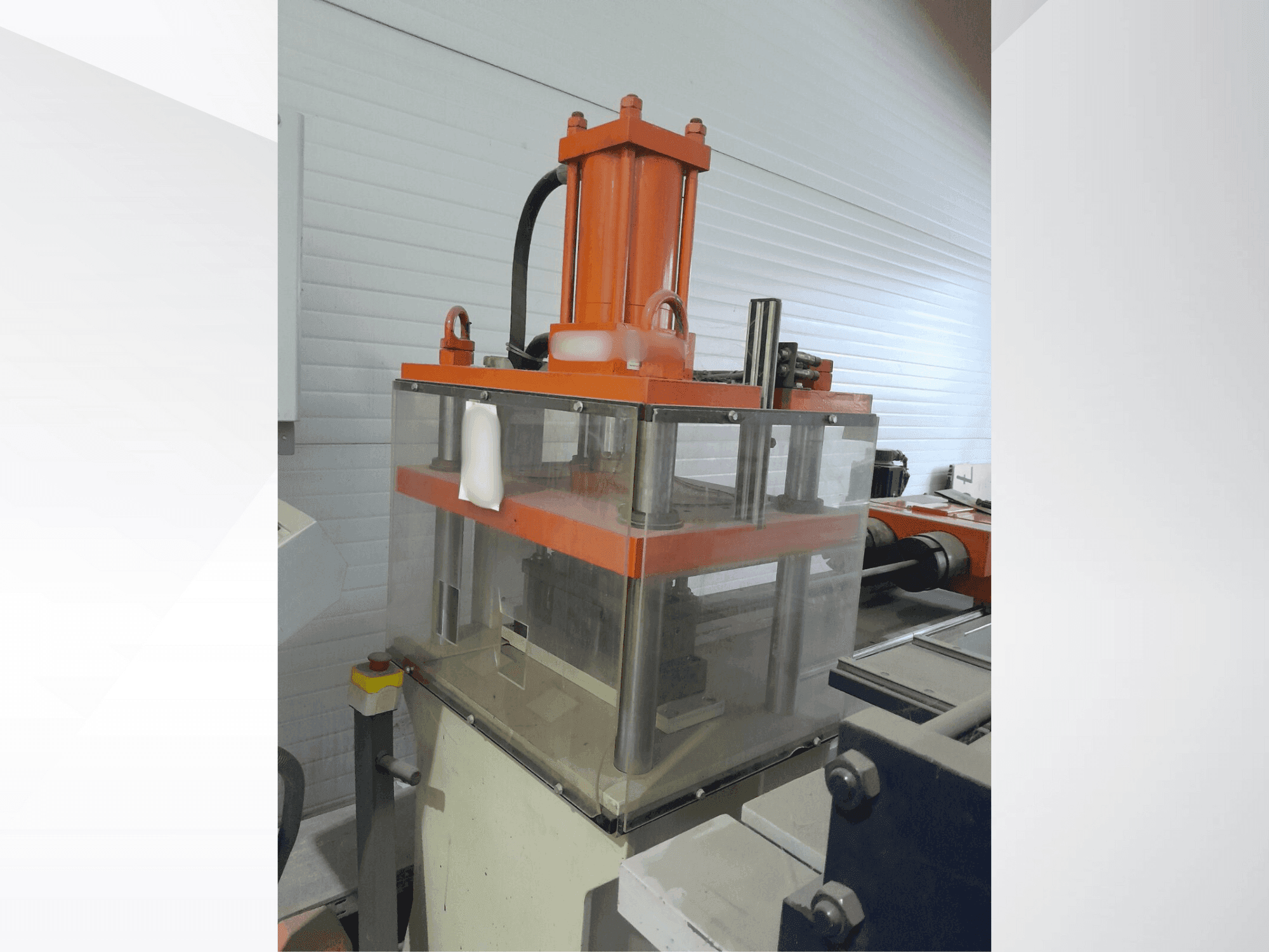 Makine UZMA MAKINA PDM 30 - Önden görünüm