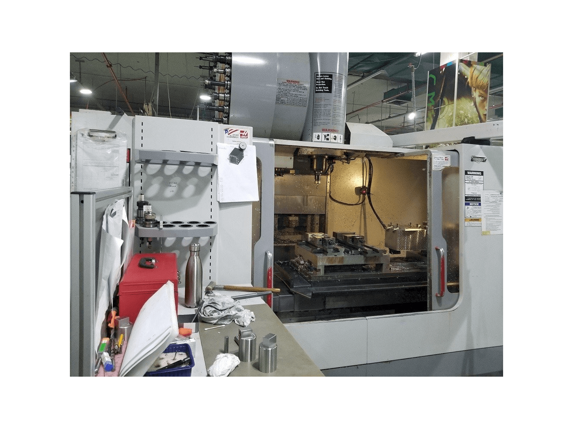 Makine HAAS VF-4SS - Önden görünüm