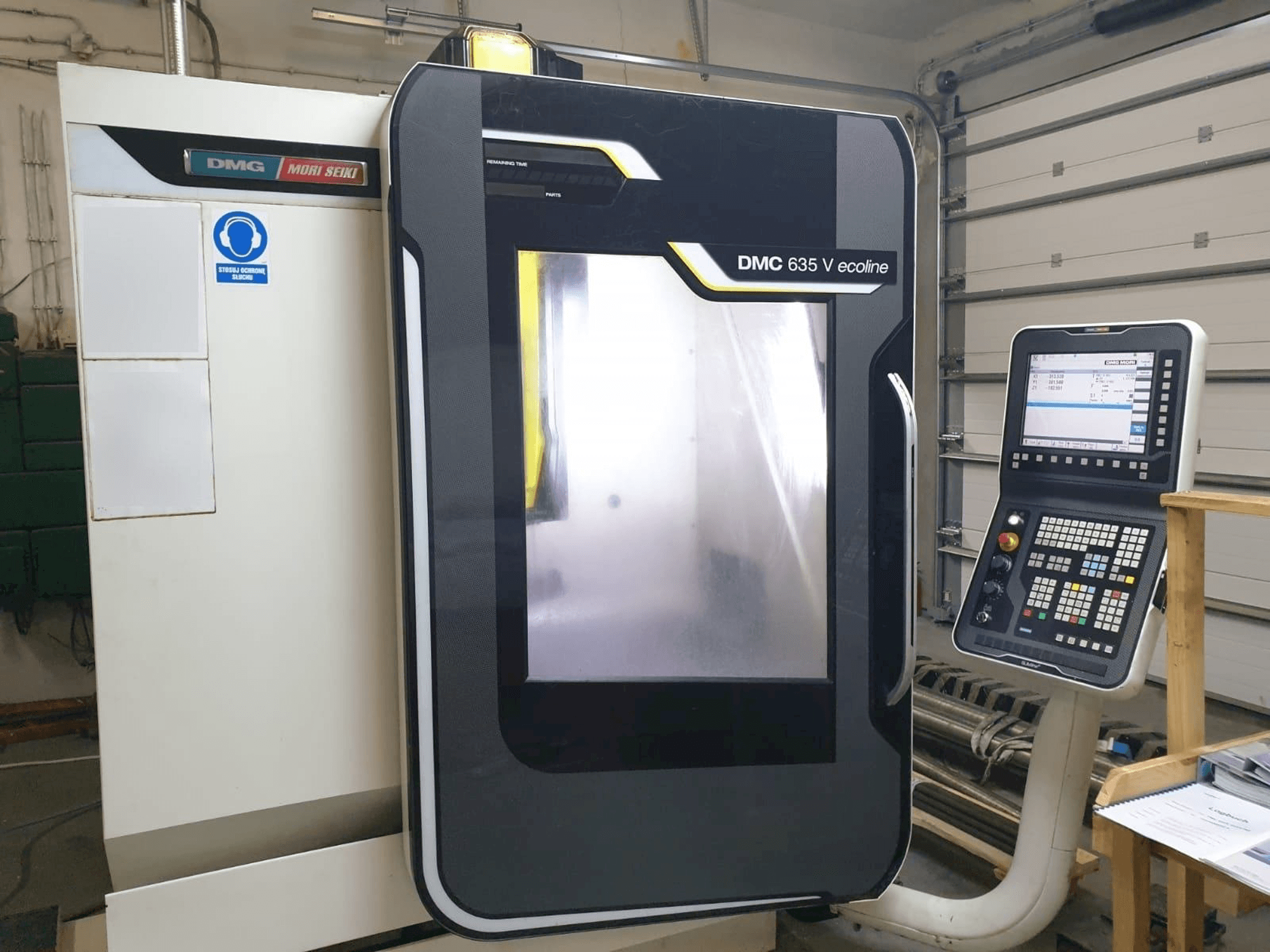 Makine DMG DMC 635 V ecoline - Önden görünüm