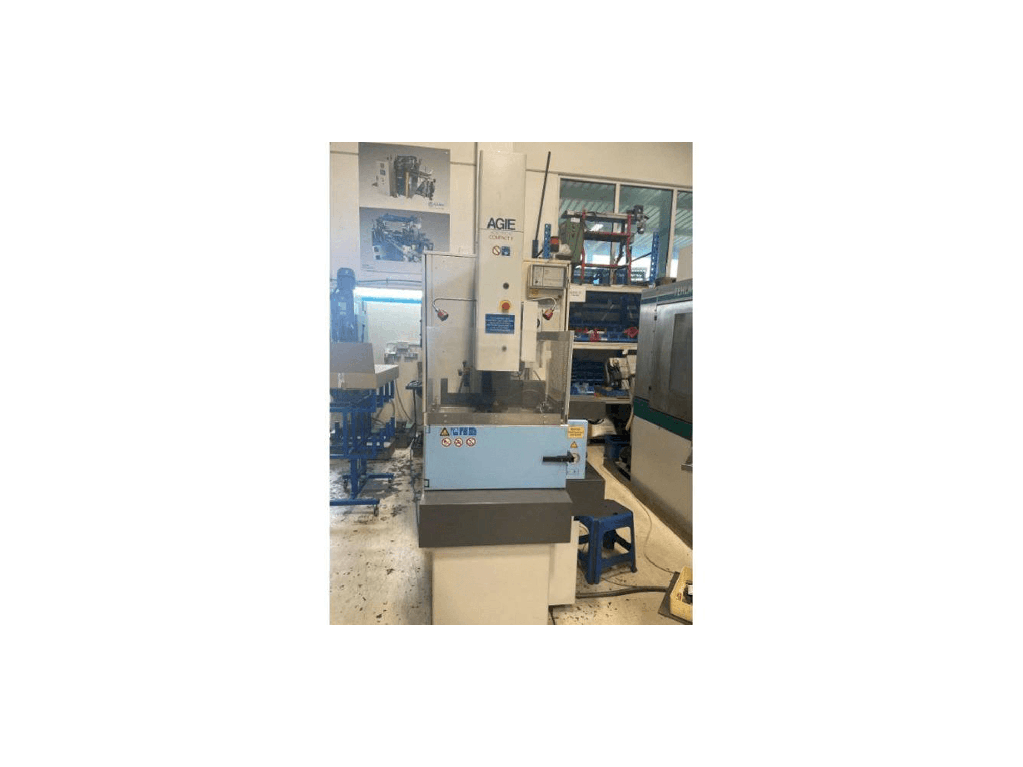 Makine AGIE Agietron Compact 1 - Önden görünüm