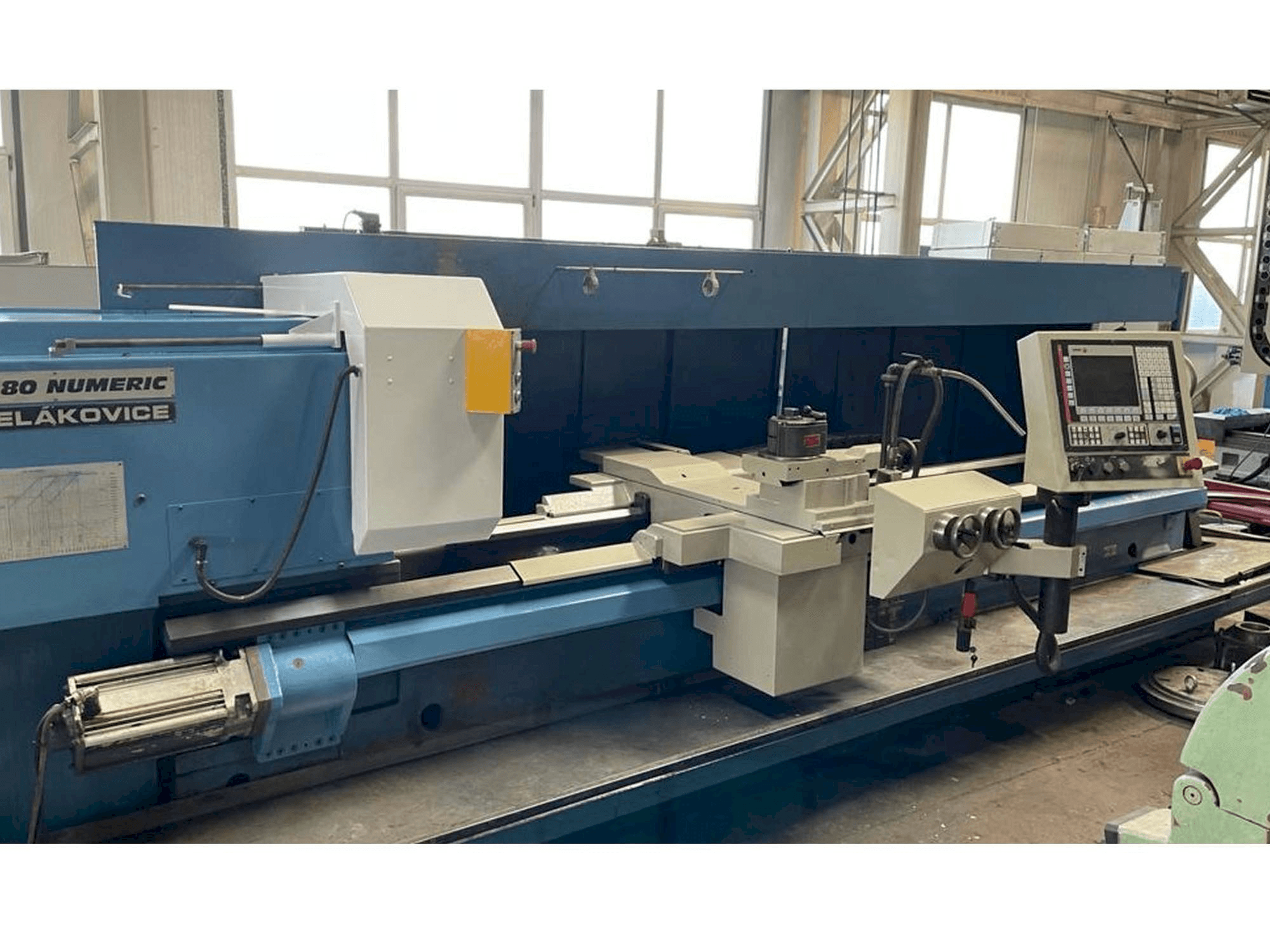 Makine TOS SUA 80 / 3500 - Önden görünüm