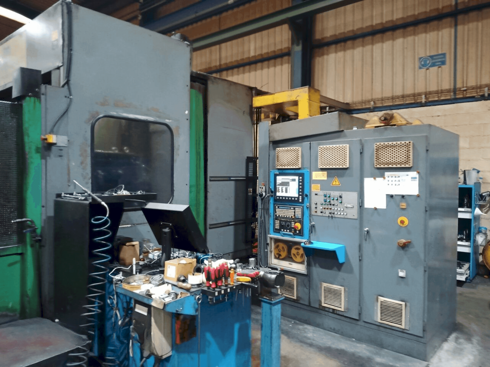 Makine Correa XB-420 - Önden görünüm