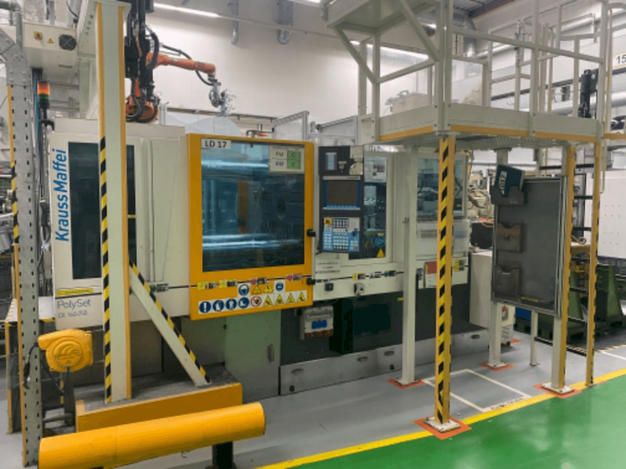 Makine Krauss Maffei 160/750 CX POL - Önden görünüm