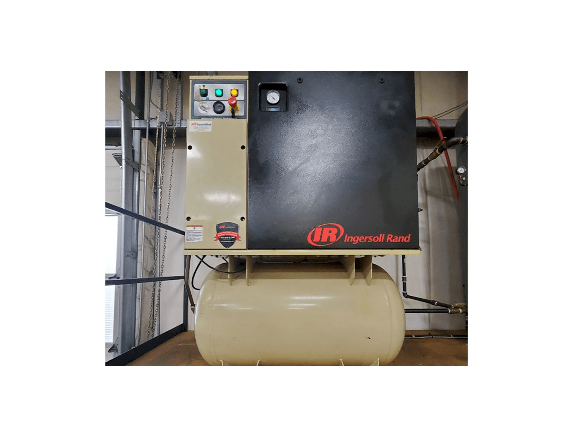 Makine Ingersoll Rand UP6-15cTAS-125 - Önden görünüm