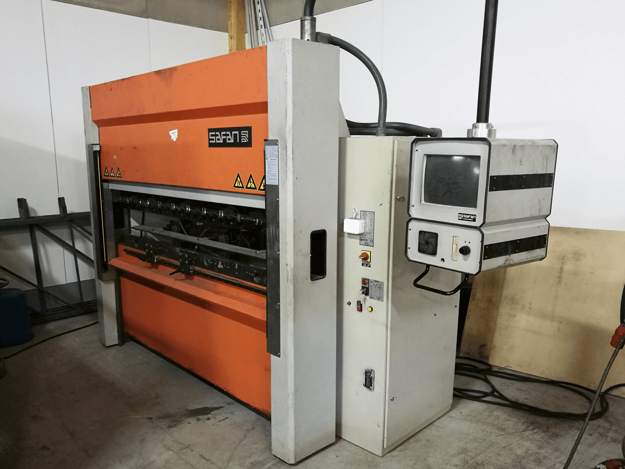 Makine Safan - Sağdan görünüm SMK-L 40-2550 TS1