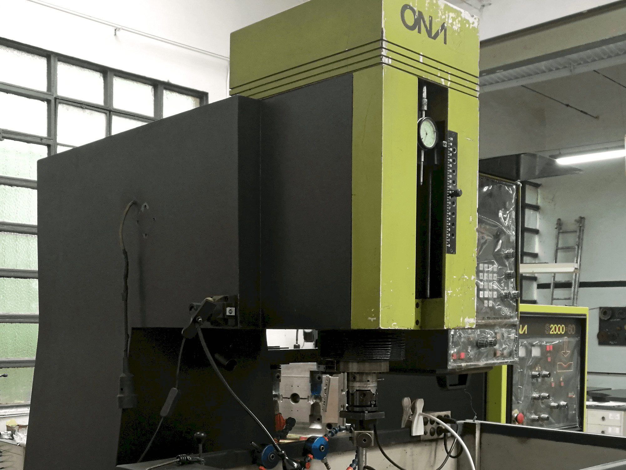 Makine ONA IN 260 - Sol görünüm