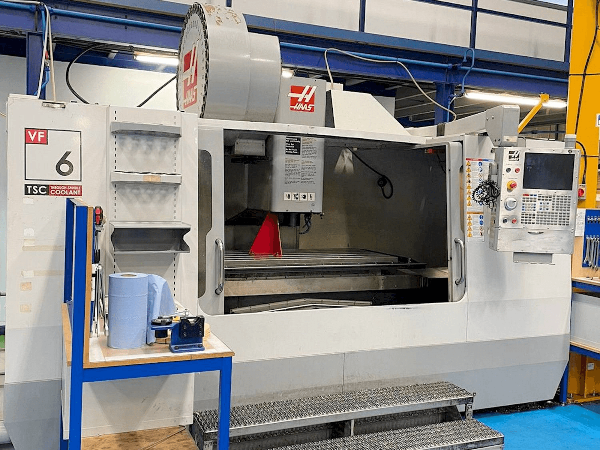 Makine HAAS VF-6 - Önden görünüm
