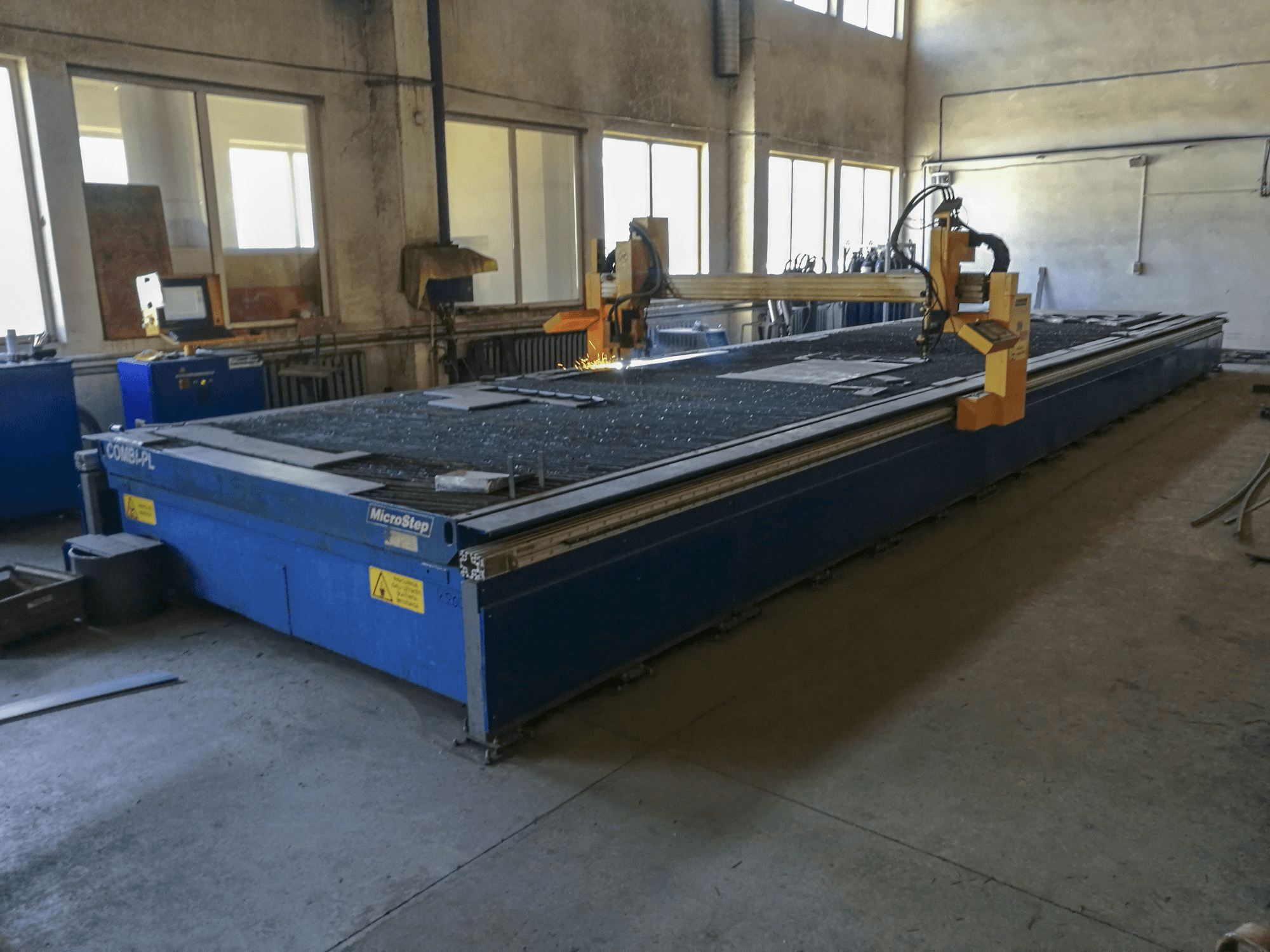 Makine MicroStep - Sol görünüm COMBI-PL