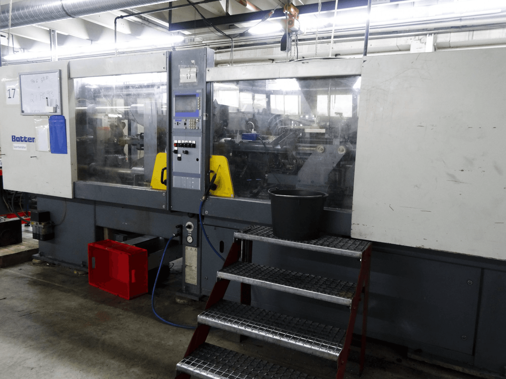 Makine Battenfeld - Sağdan görünüm BA 1500/630 BK