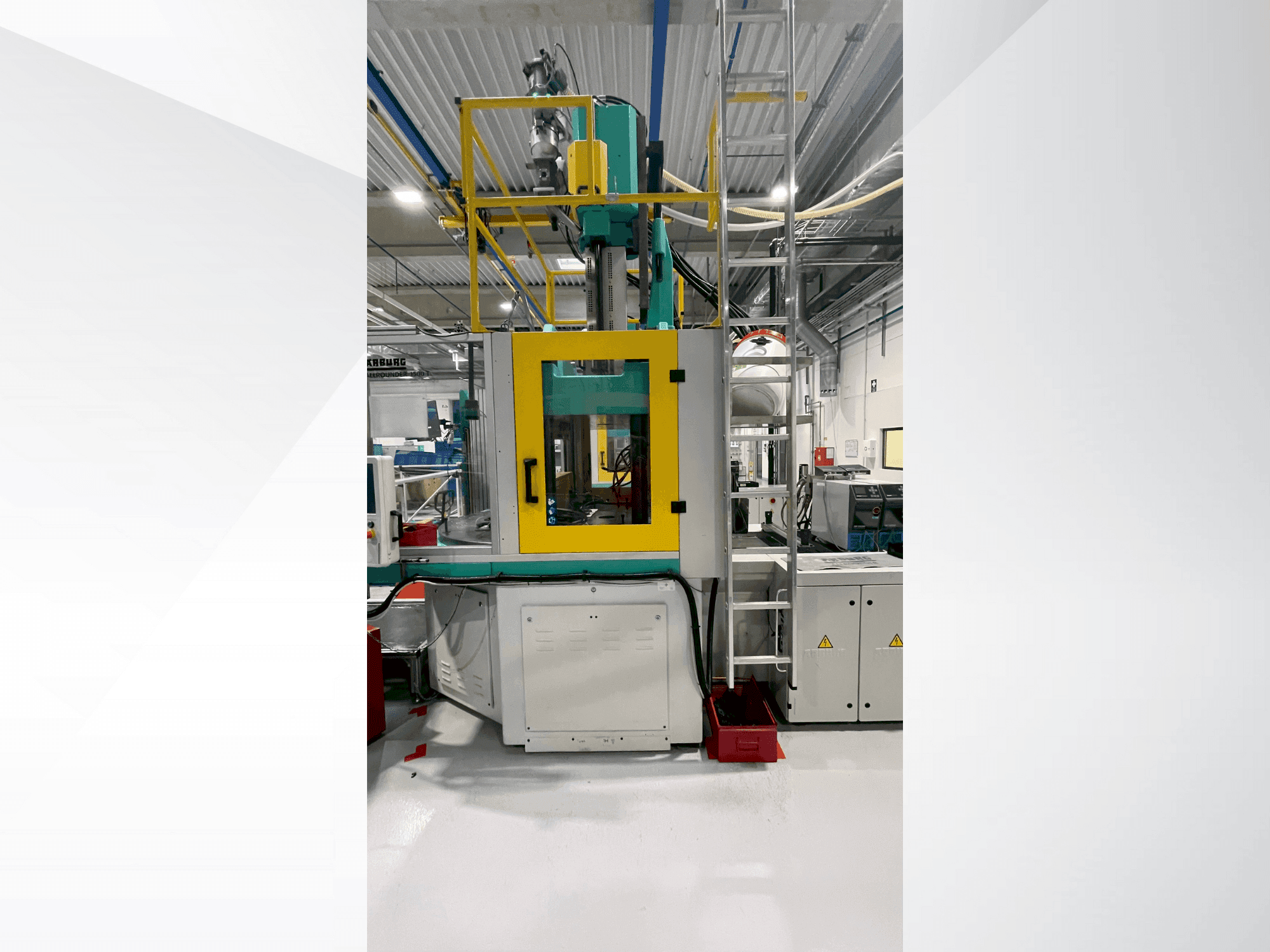 Makine Arburg Allrounder 1500 T 2000-400 - Önden görünüm