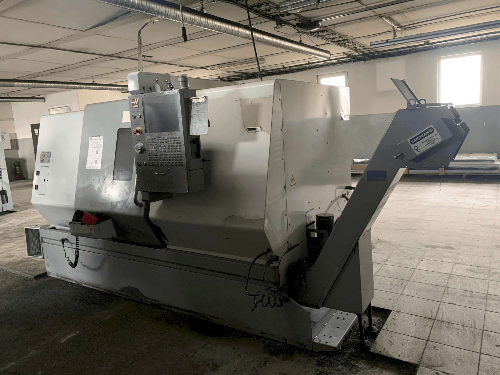 Makine HAAS HAAS SL-30HE - Önden görünüm