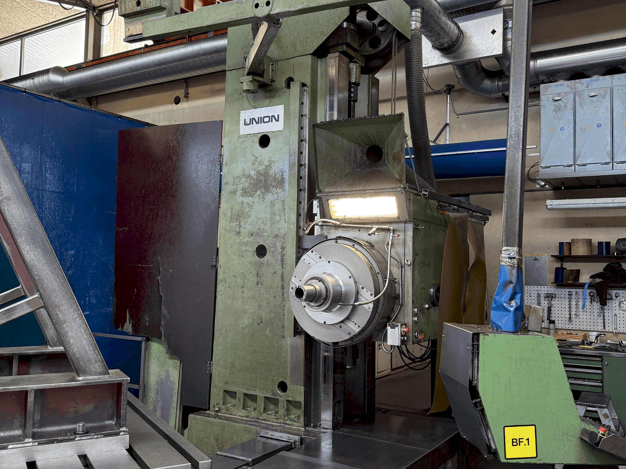 Makine UNION BTF 110 - Önden görünüm