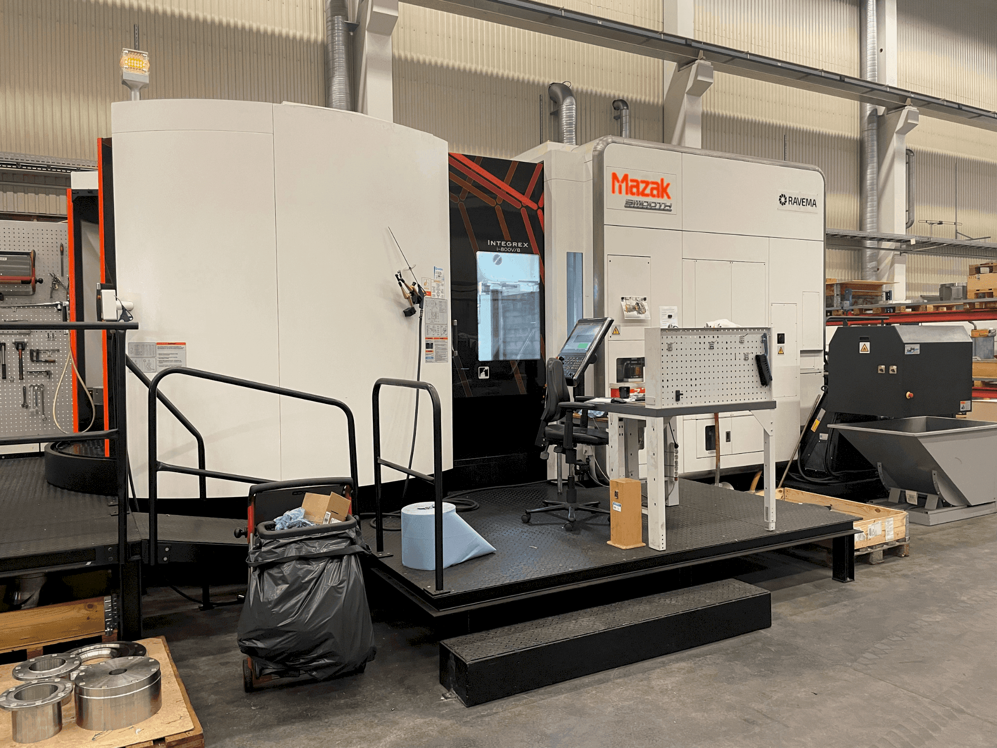 Makine Mazak INTEGREX i-800V/8 - Önden görünüm