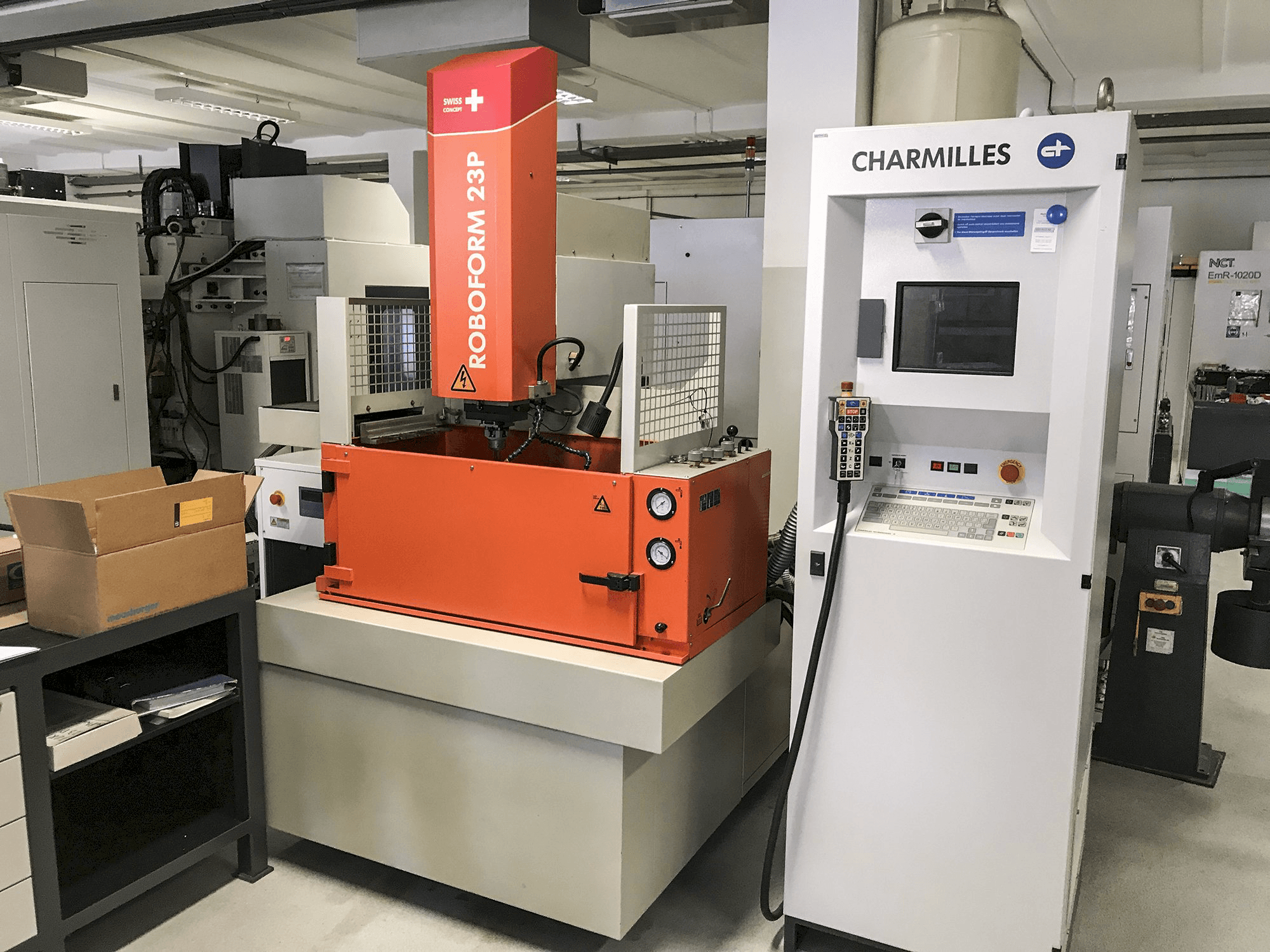 Makine CHARMILLES - Önden görünüm ROBOFORM 23P