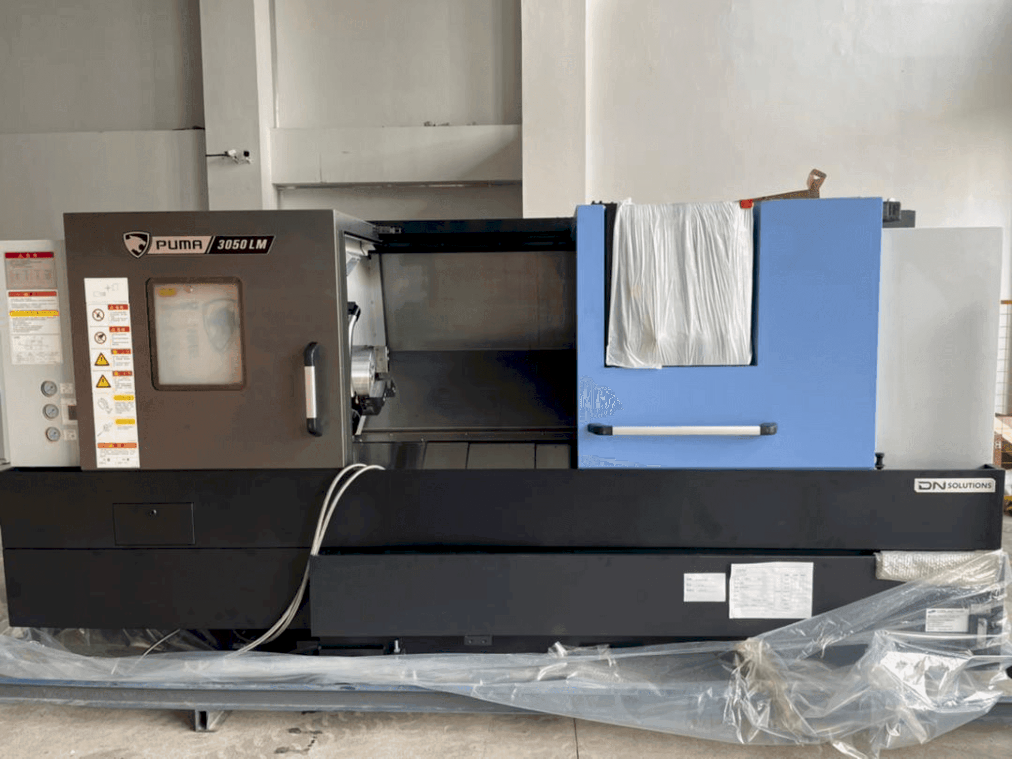 Makine DOOSAN PUMA 3050 LM - Önden görünüm