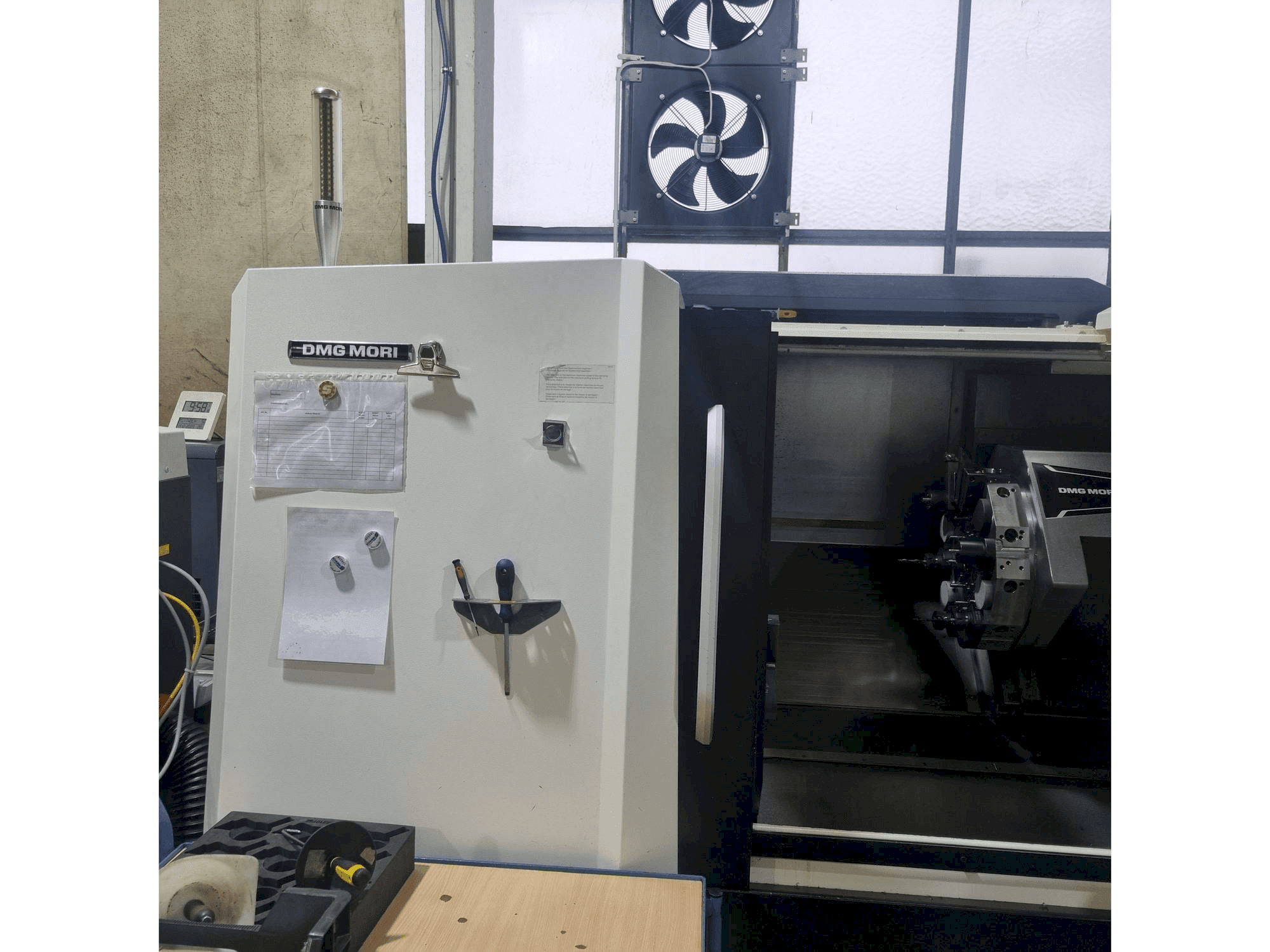 Makine DMG MORI CLX 450 V4 - Önden görünüm