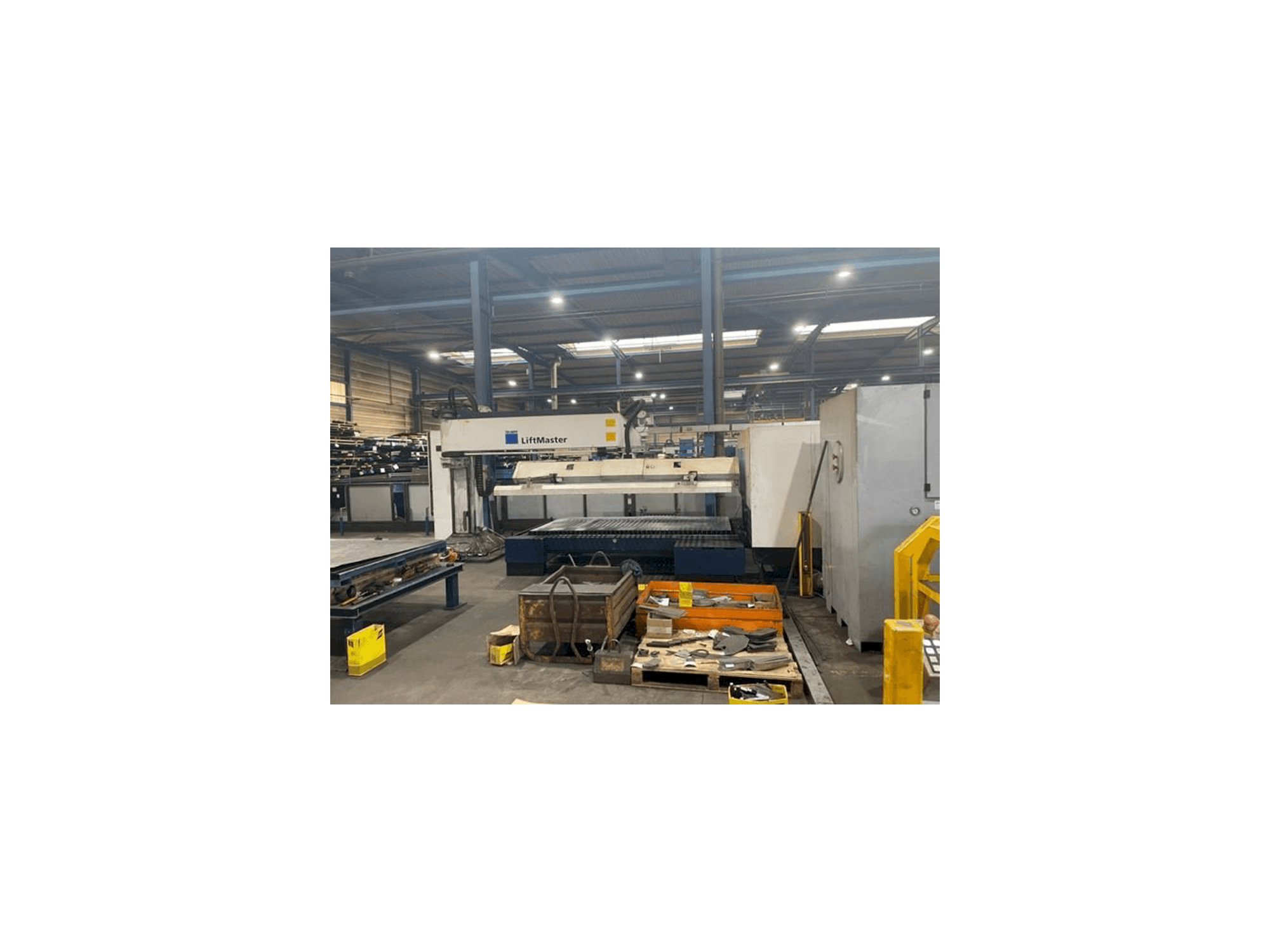 Makine Trumpf Trulaser 3030 - Önden görünüm
