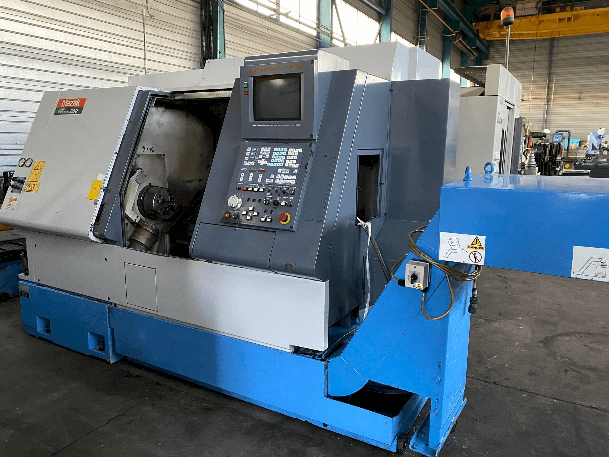 Makine Mazak SQT 200 - Önden görünüm