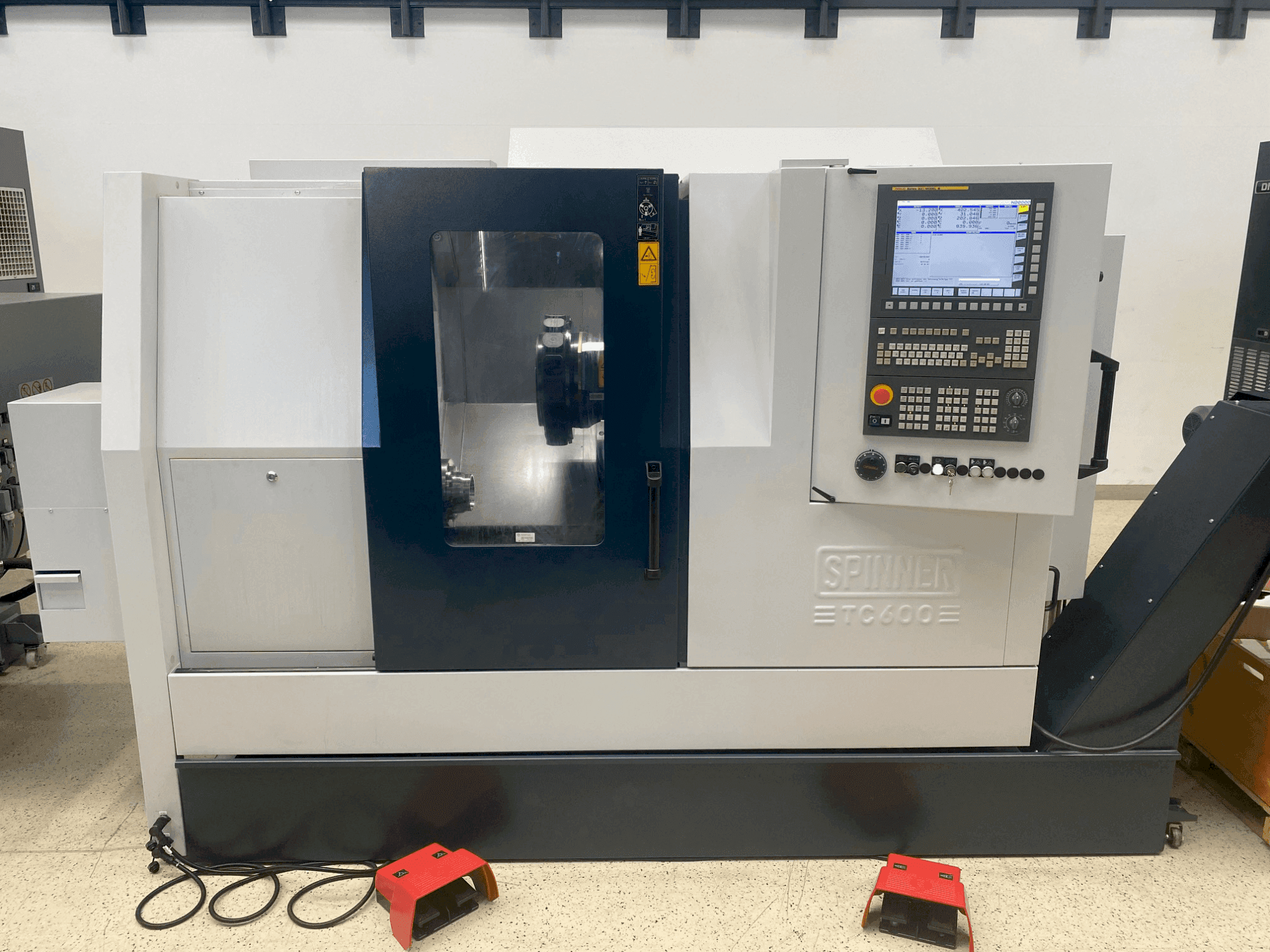 Makine SPINNER TC600-65-MCY - Önden görünüm