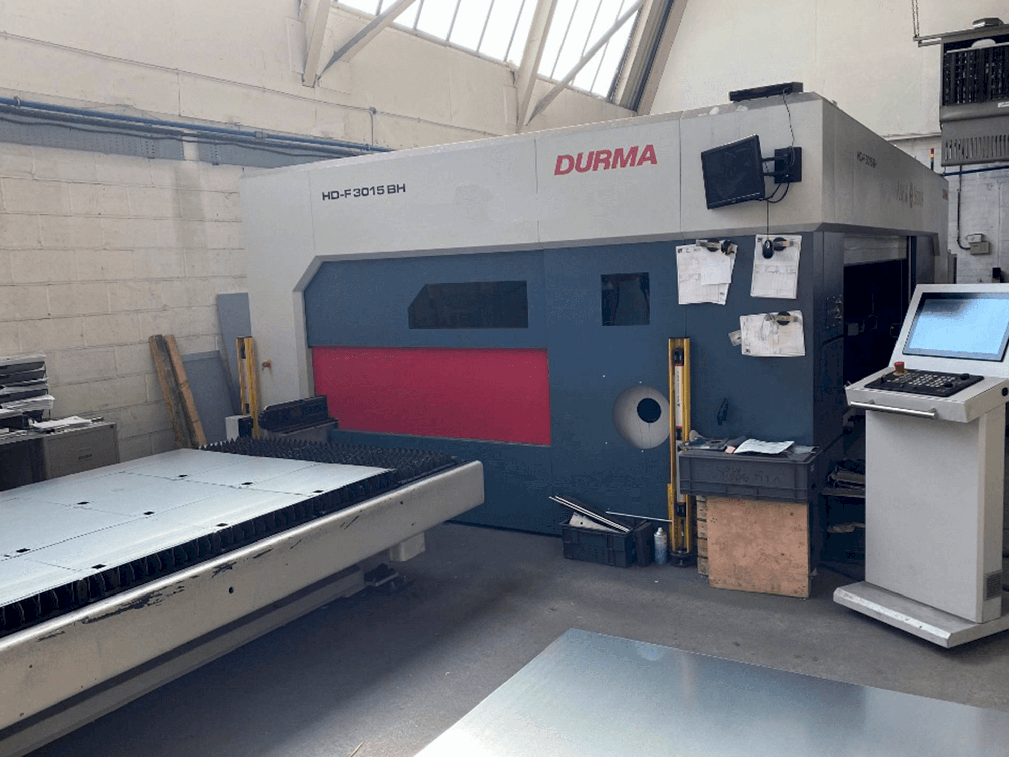 Makine Durma HD-F 3015 BH 4kW Fiber - Önden görünüm