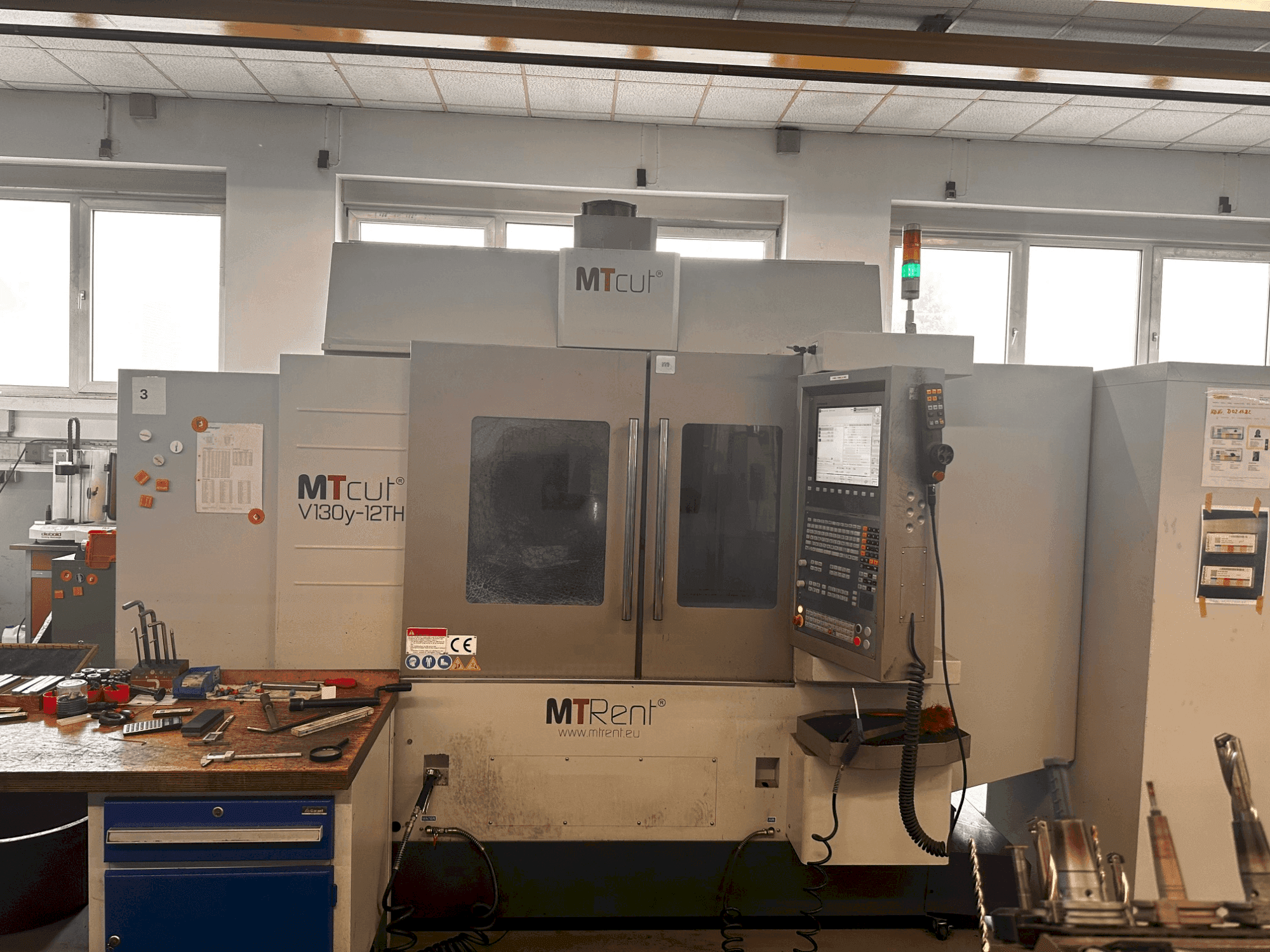 Makine MTcut V130y-12TH - Önden görünüm
