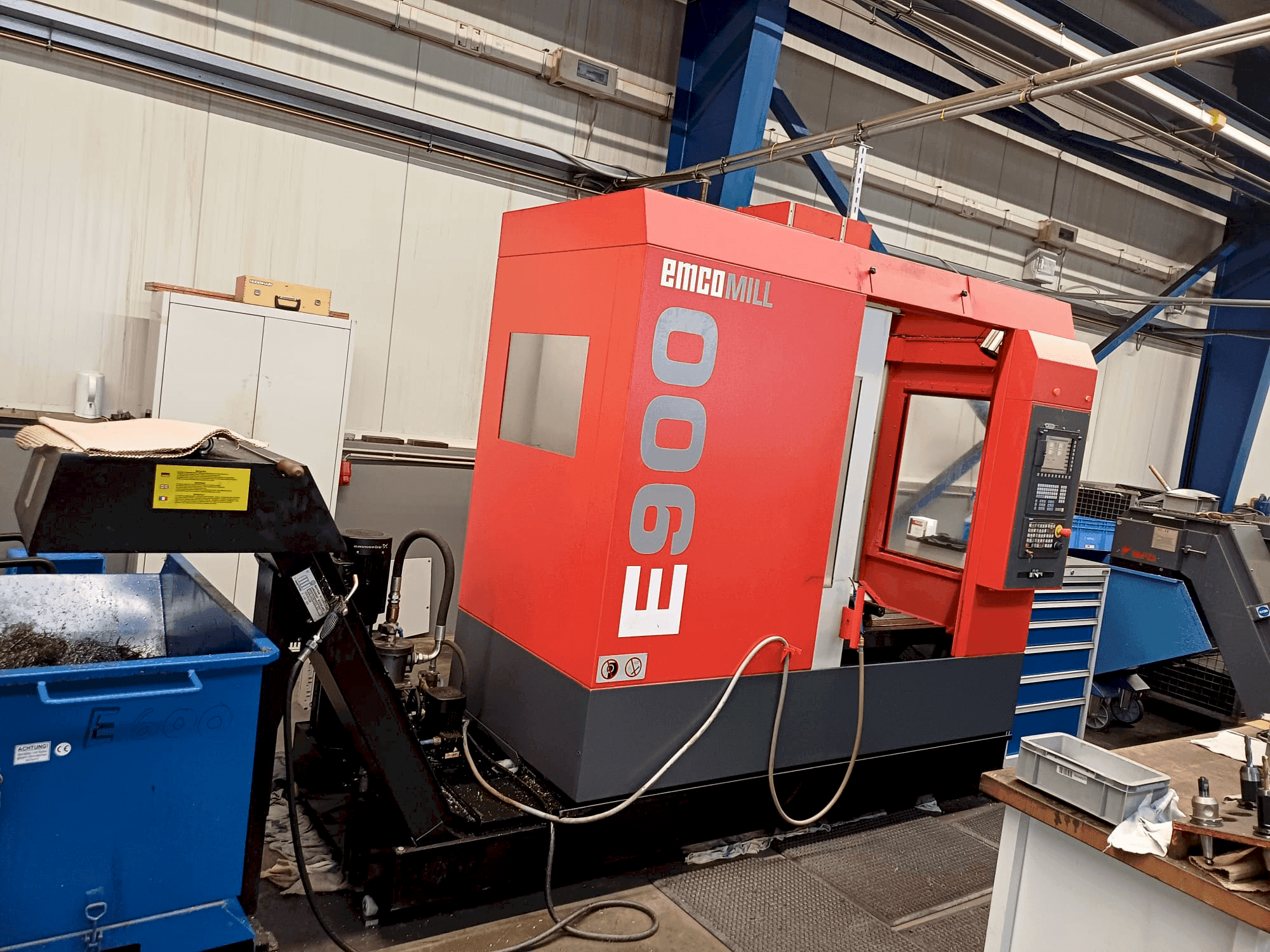 Makine EMCO EmcoMill E900 - Önden görünüm