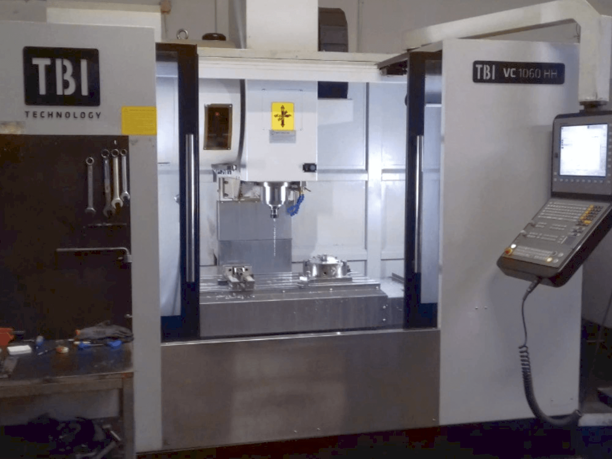 Makine TBI VC 1060 HH - Önden görünüm