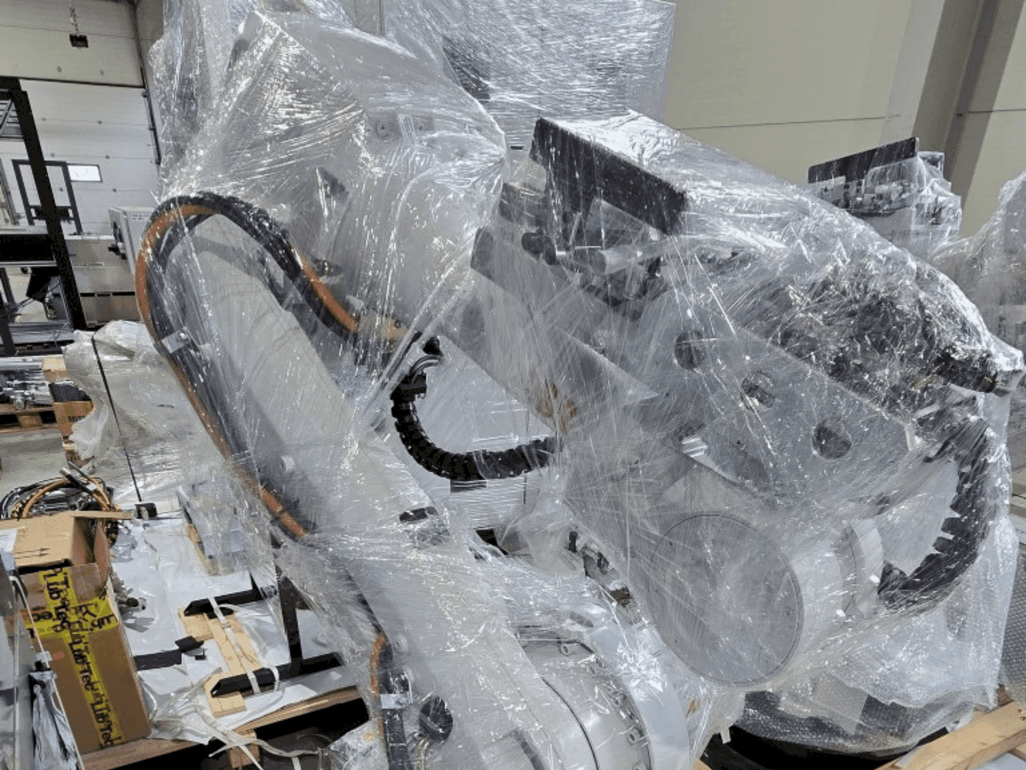 Makine ABB IRB 4600-45/2.05 - Önden görünüm