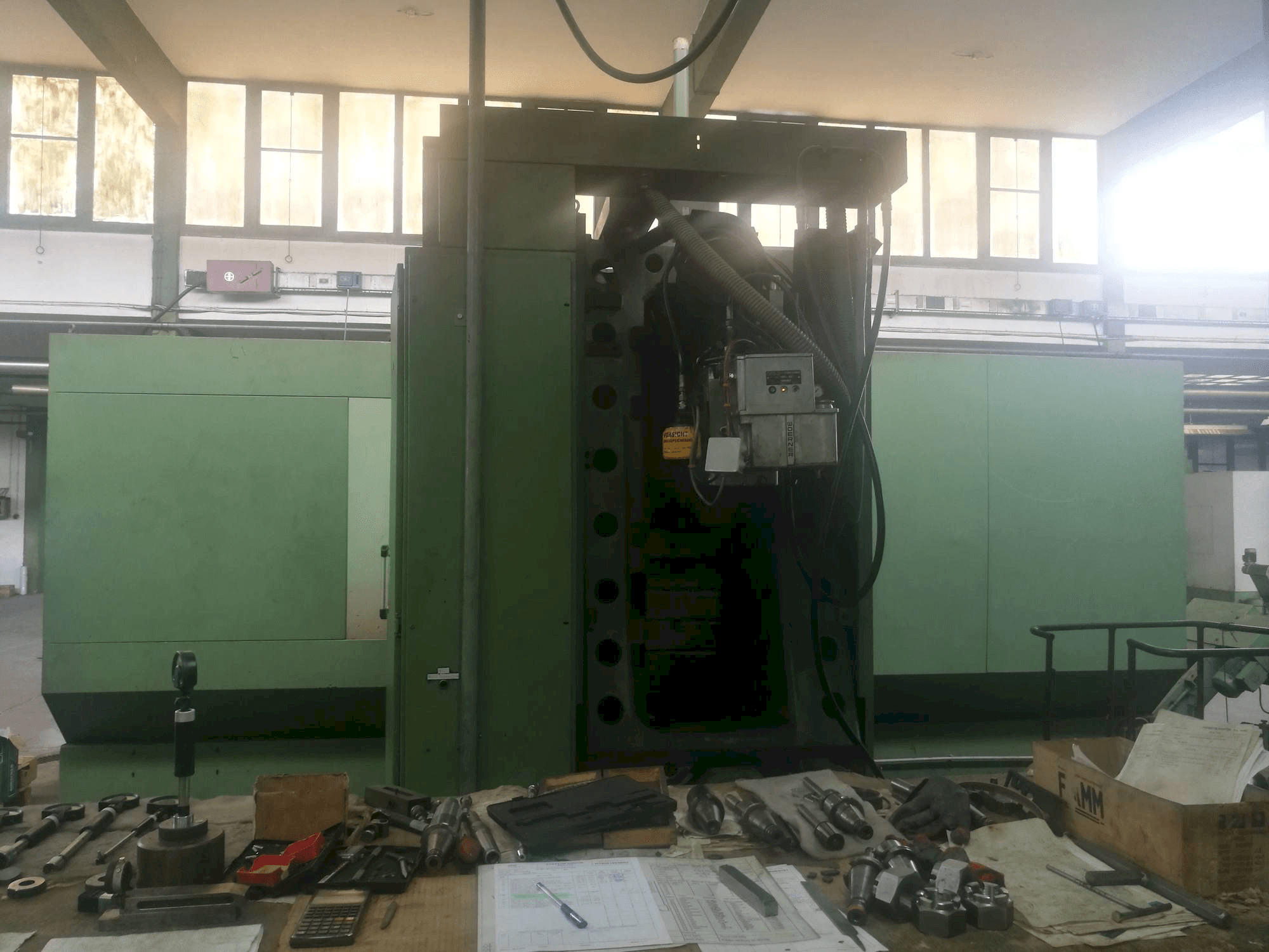 Makine HELLER PFU3 - Önden görünüm