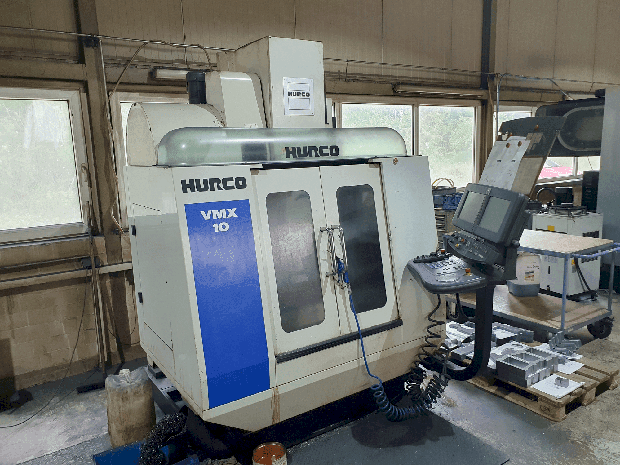 Makine Hurco VMX10 (2011) - Önden görünüm