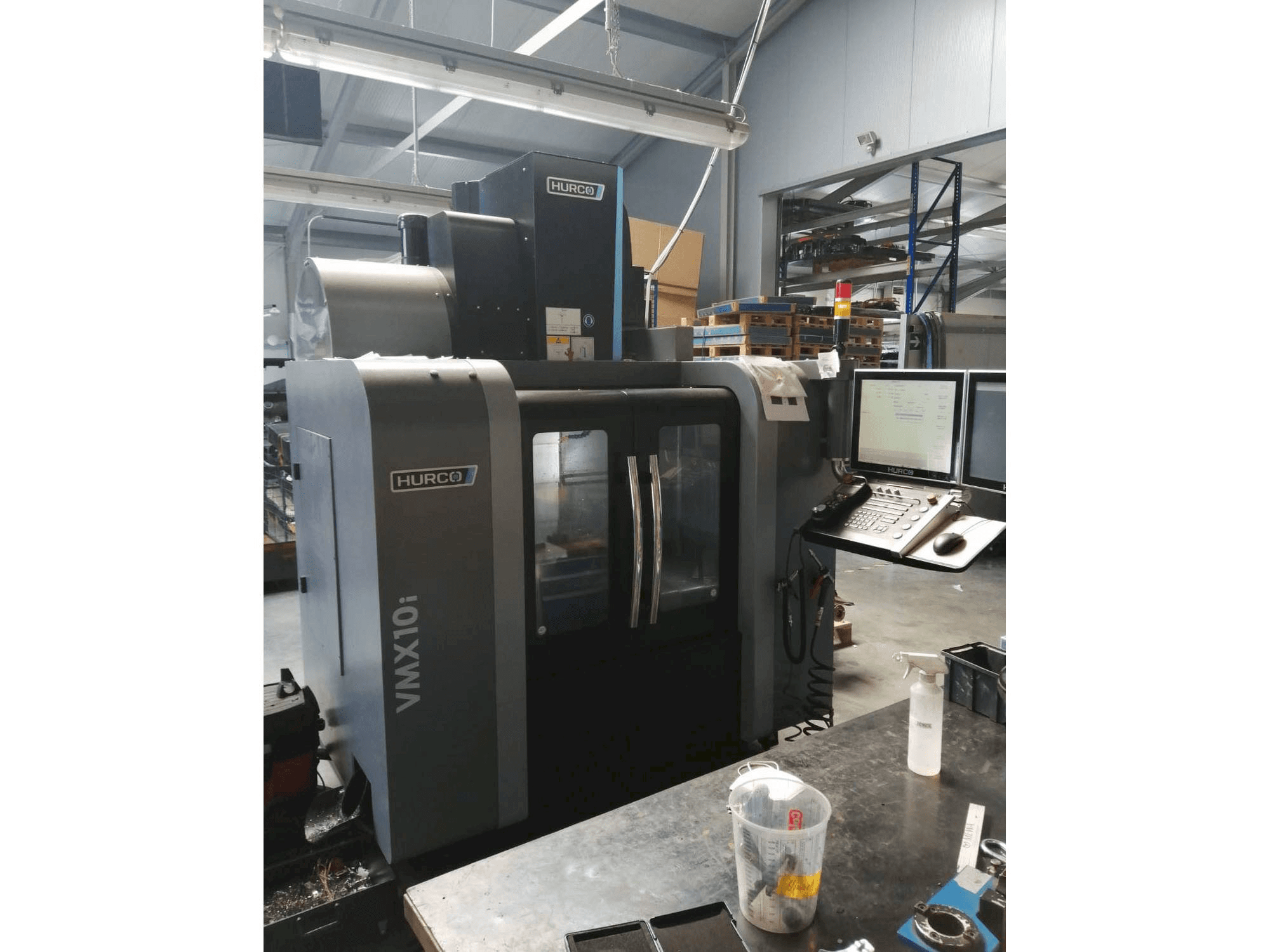 Makine Hurco VMX10i - Önden görünüm