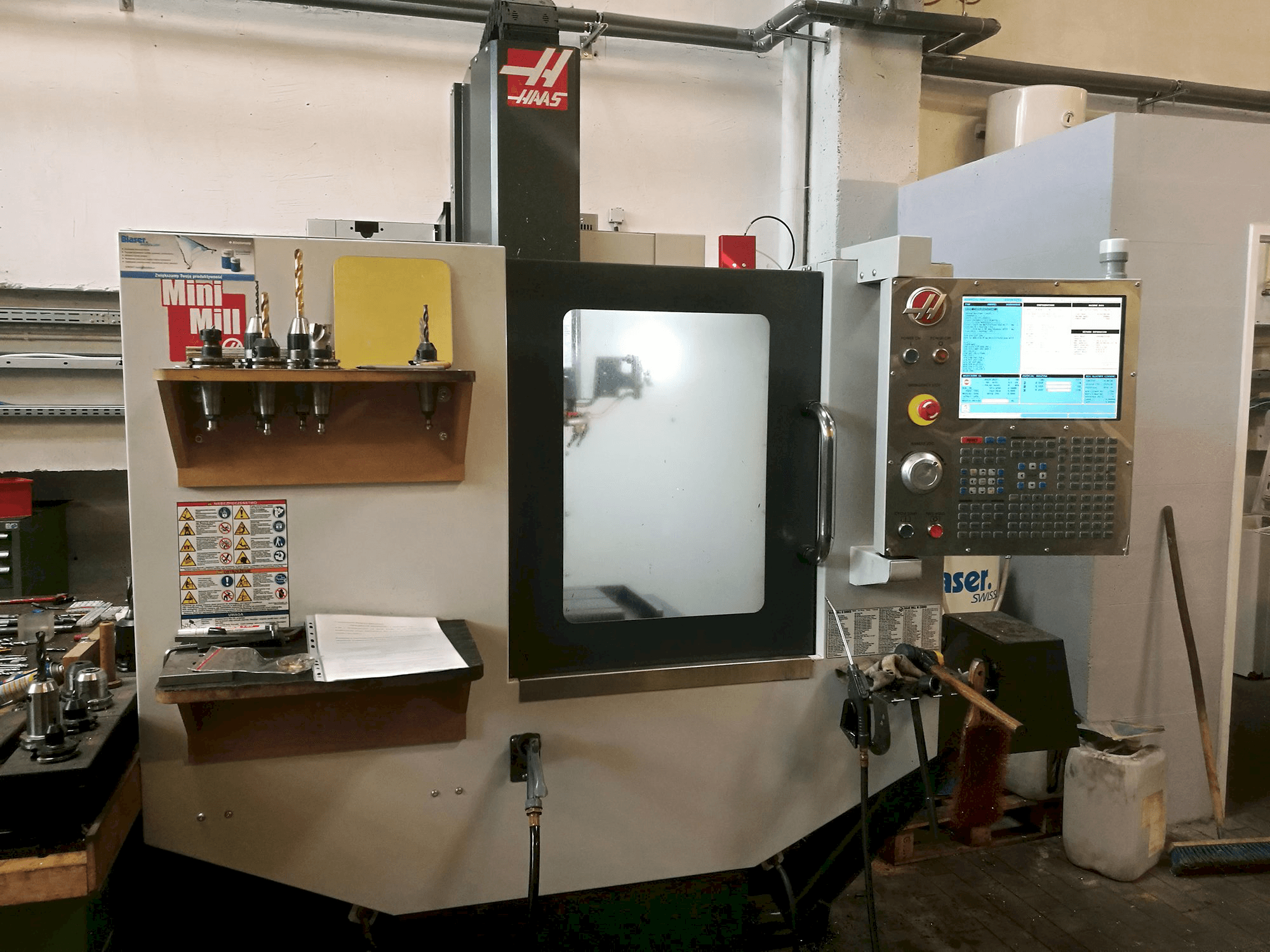 Makine HAAS MINIMILL - Önden görünüm