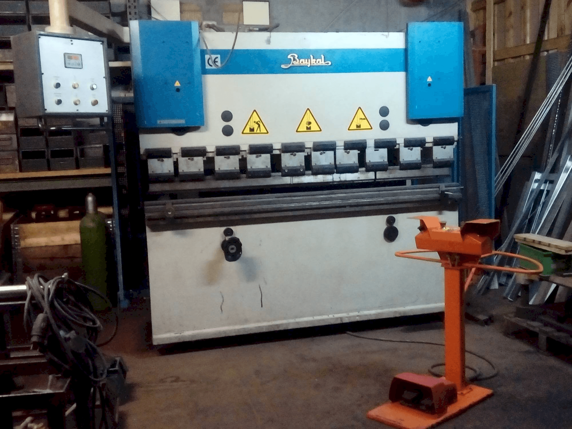 Makine Baykal APH-2103/40 - Önden görünüm