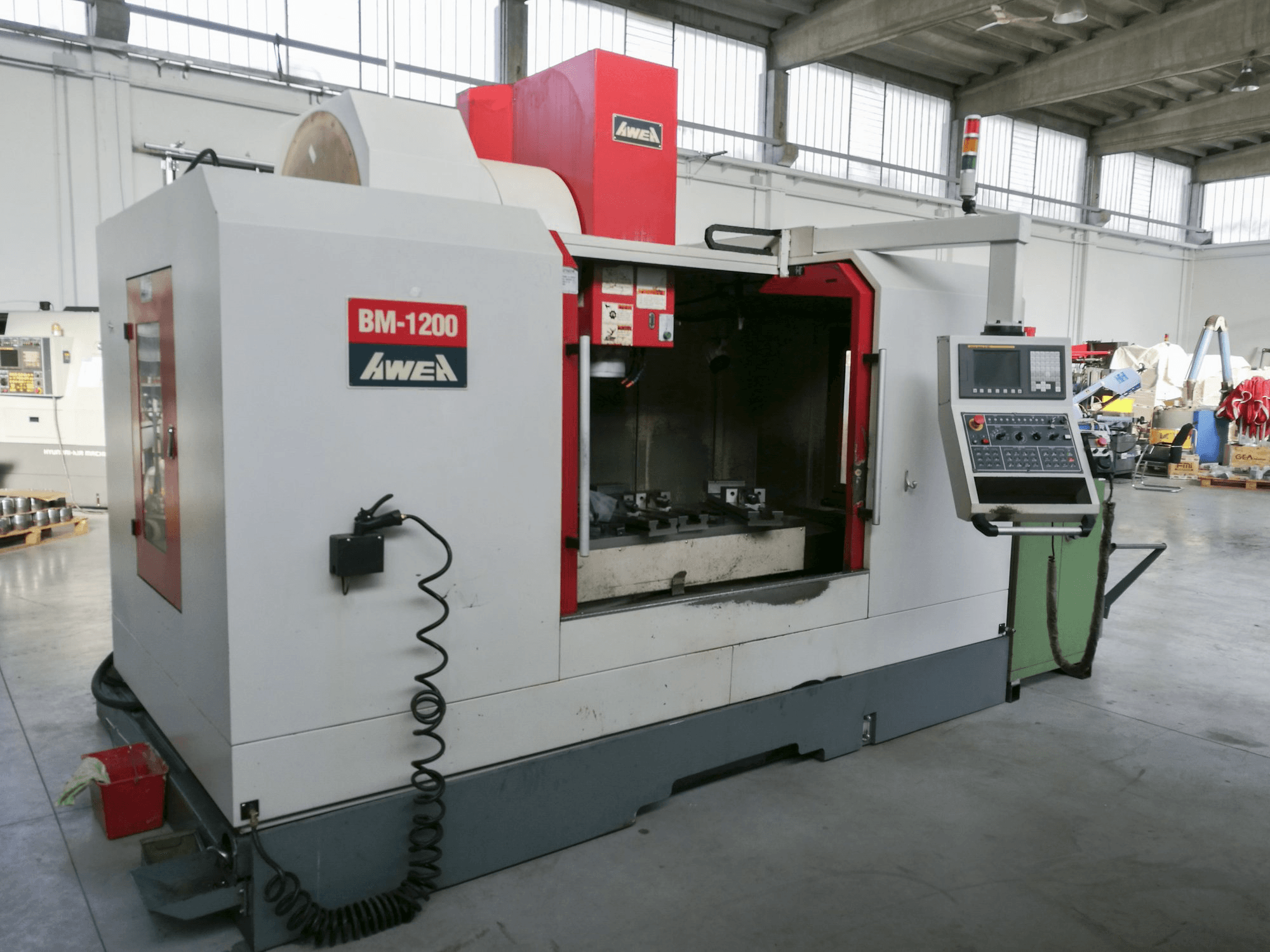 Makine AWEA - Sol görünüm BM-1200