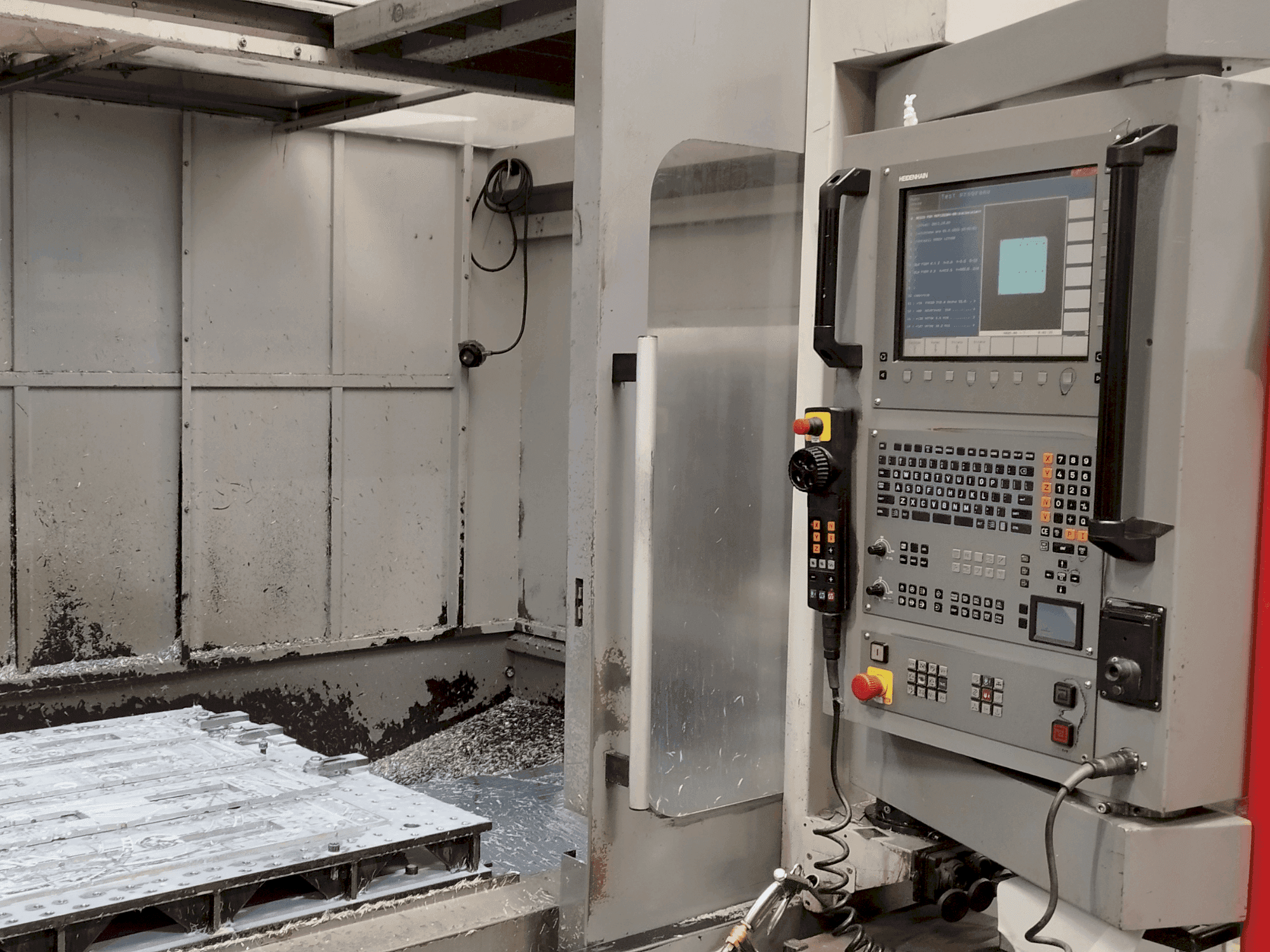 Makine Leadwell V80I - Önden görünüm