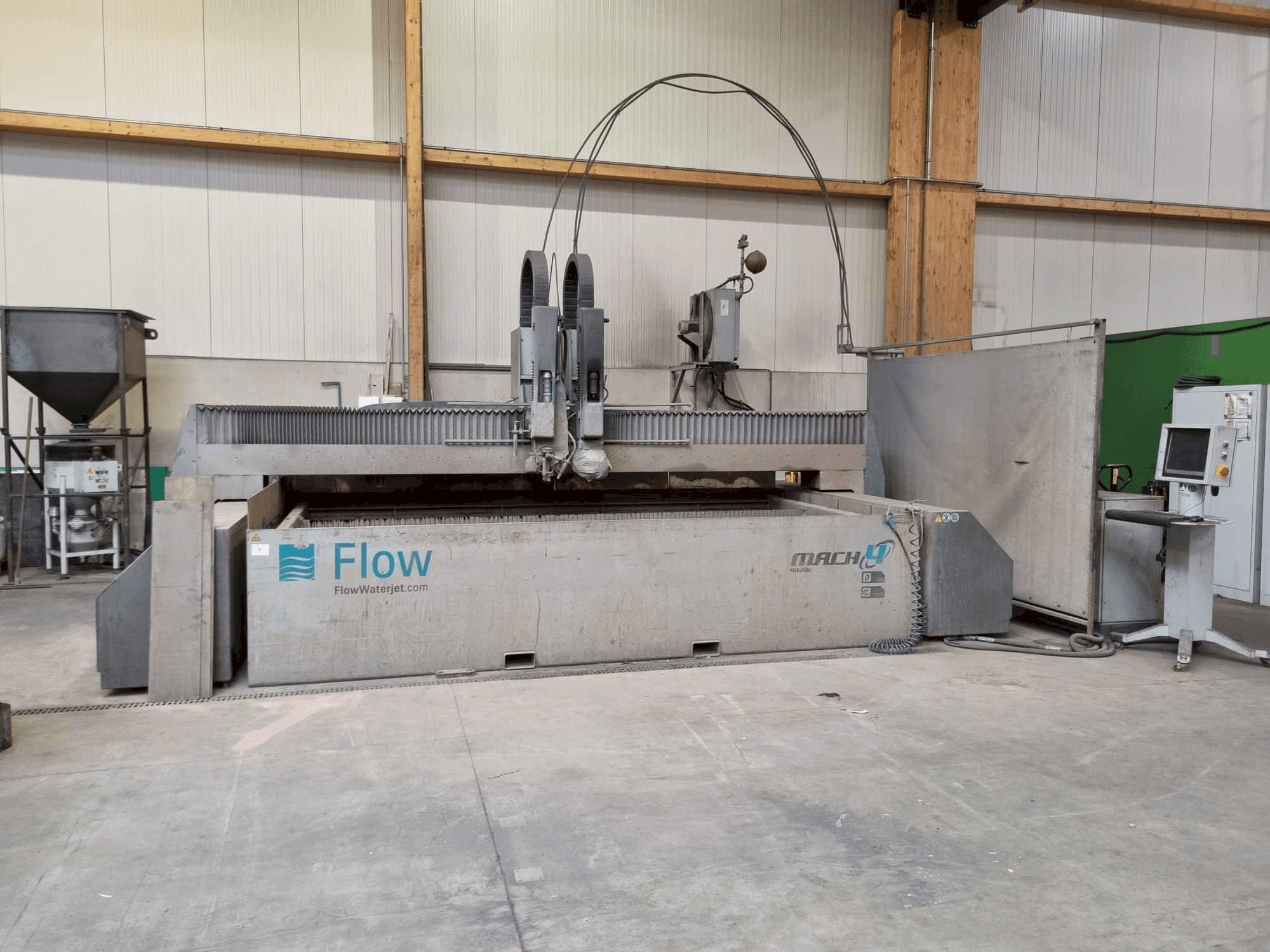 Makine Flow WMC 2 4020 Mach 4 - Önden görünüm