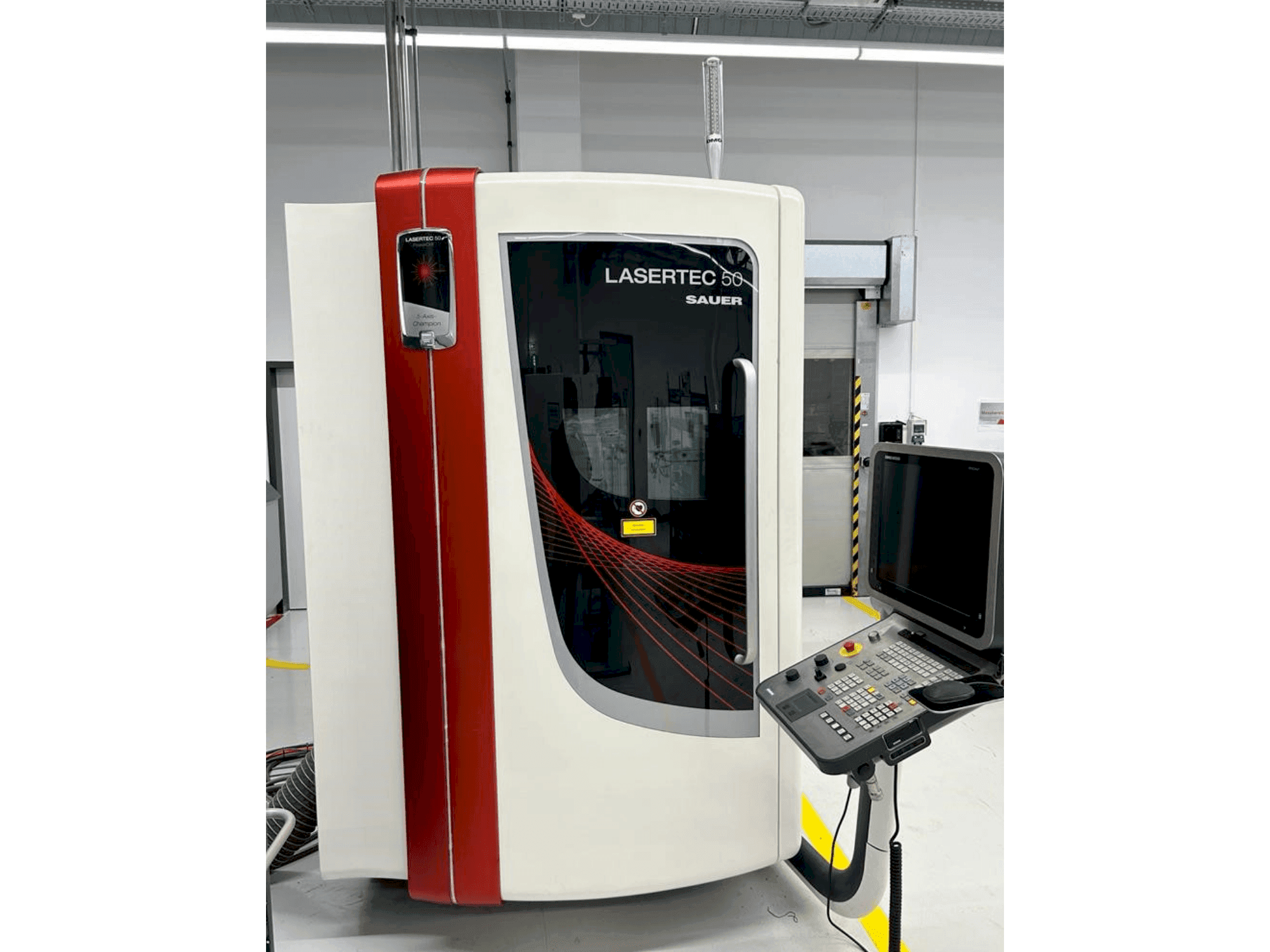 Makine DMG SAUER LASERTEC 50 - Önden görünüm