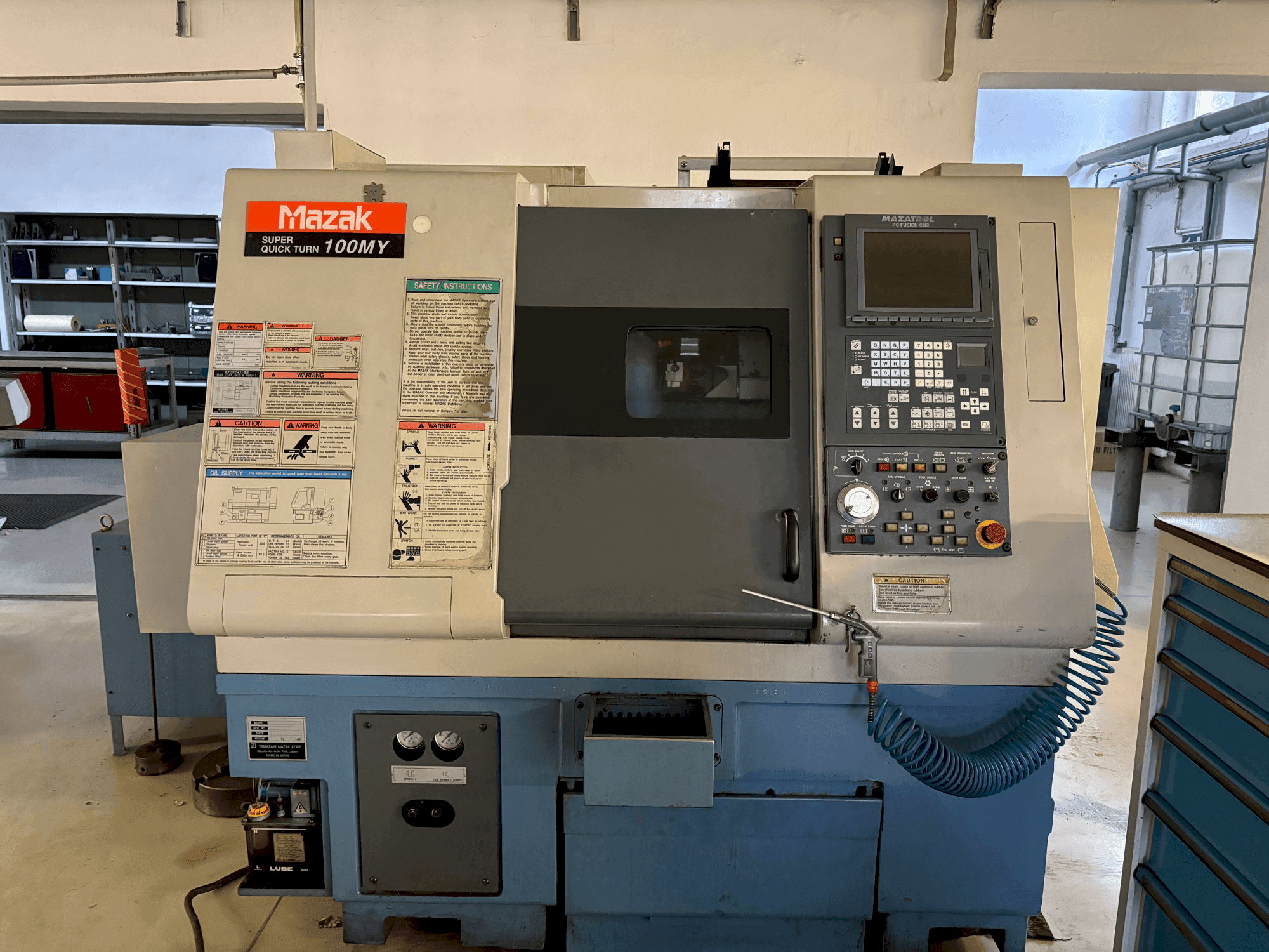 Makine Mazak Super Quick Turn 100 MY - Önden görünüm