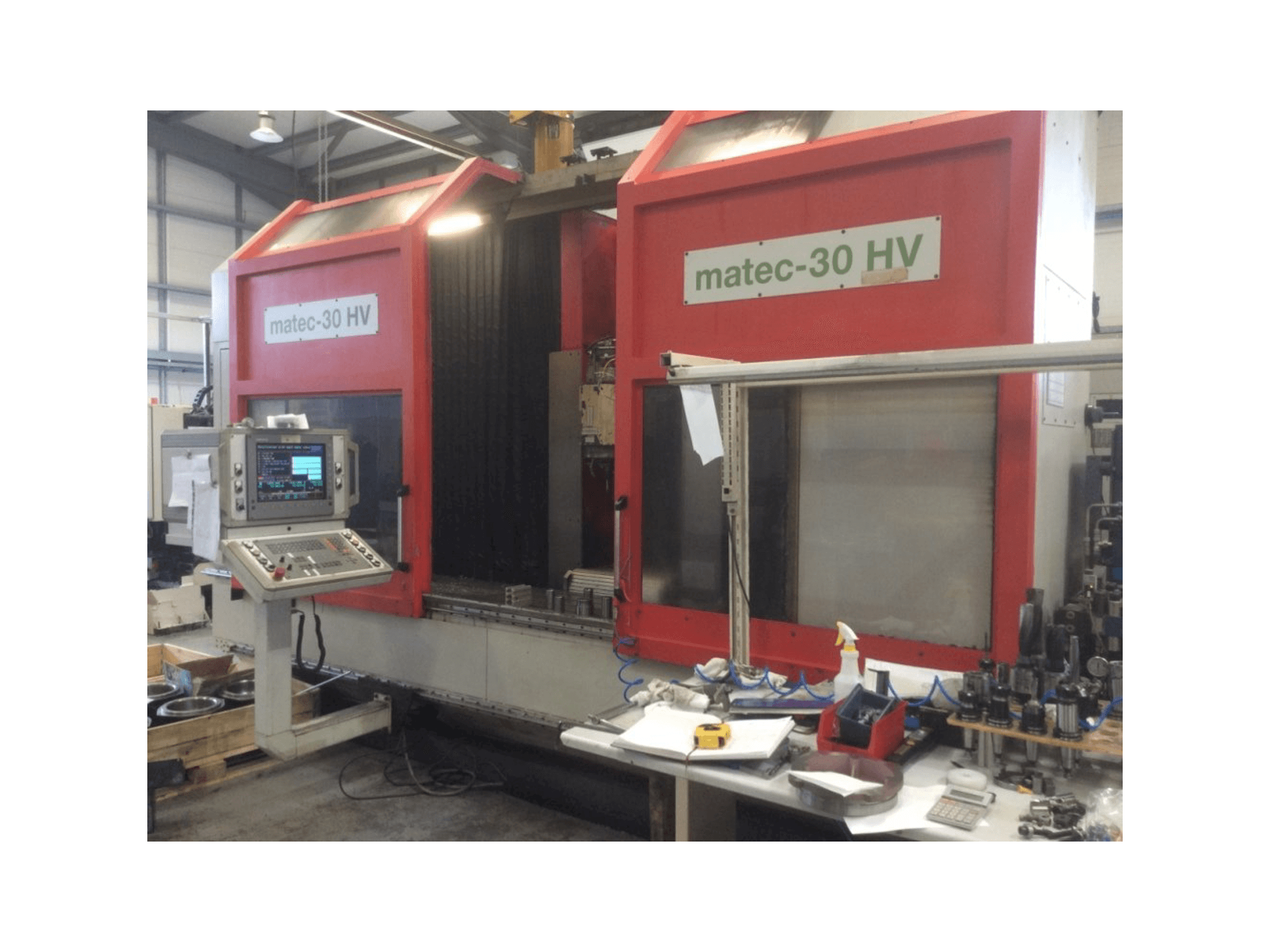 Makine Matec 30 HV - Önden görünüm