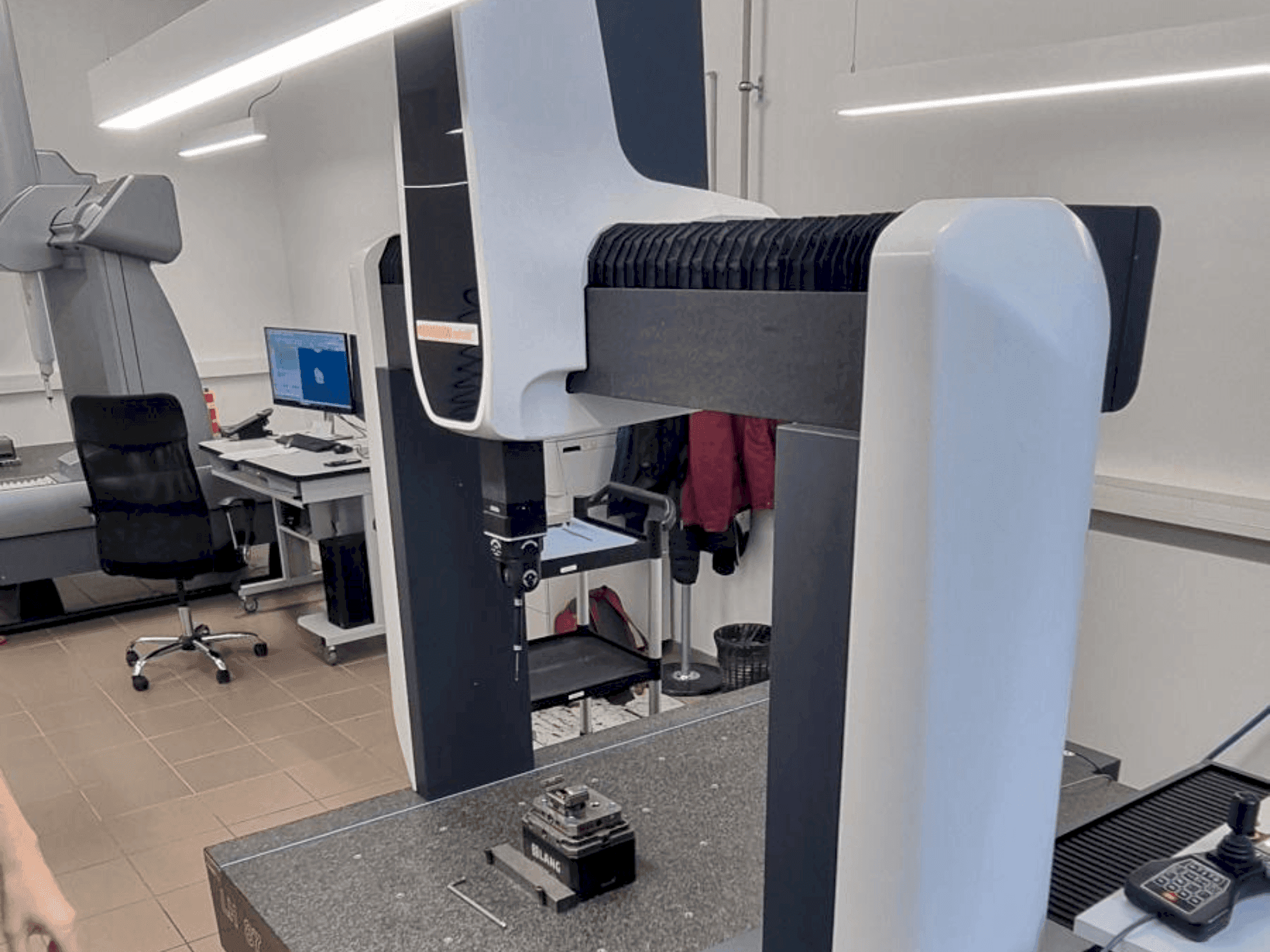 Makine Wenzel LH87 - Önden görünüm