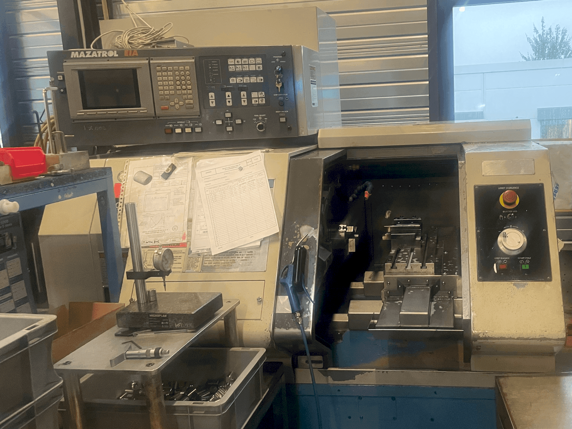 Makine Mazak QT6 T (2007)+MAZAK QT6 G (2002)+1 LNS Hydrobar mini sprint - Önden görünüm